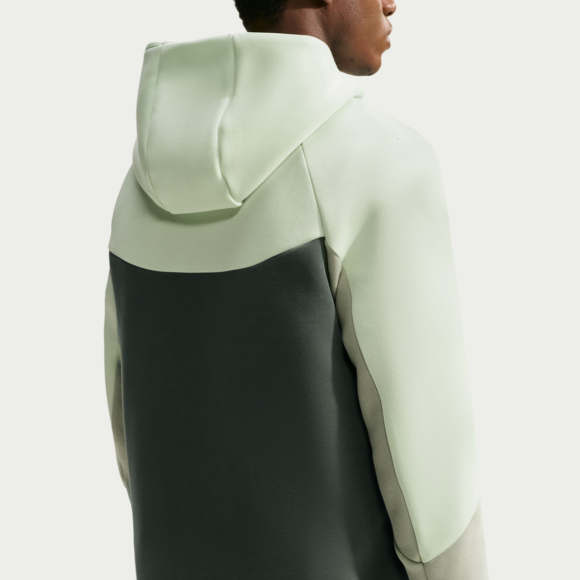 Nike Tech image number 3