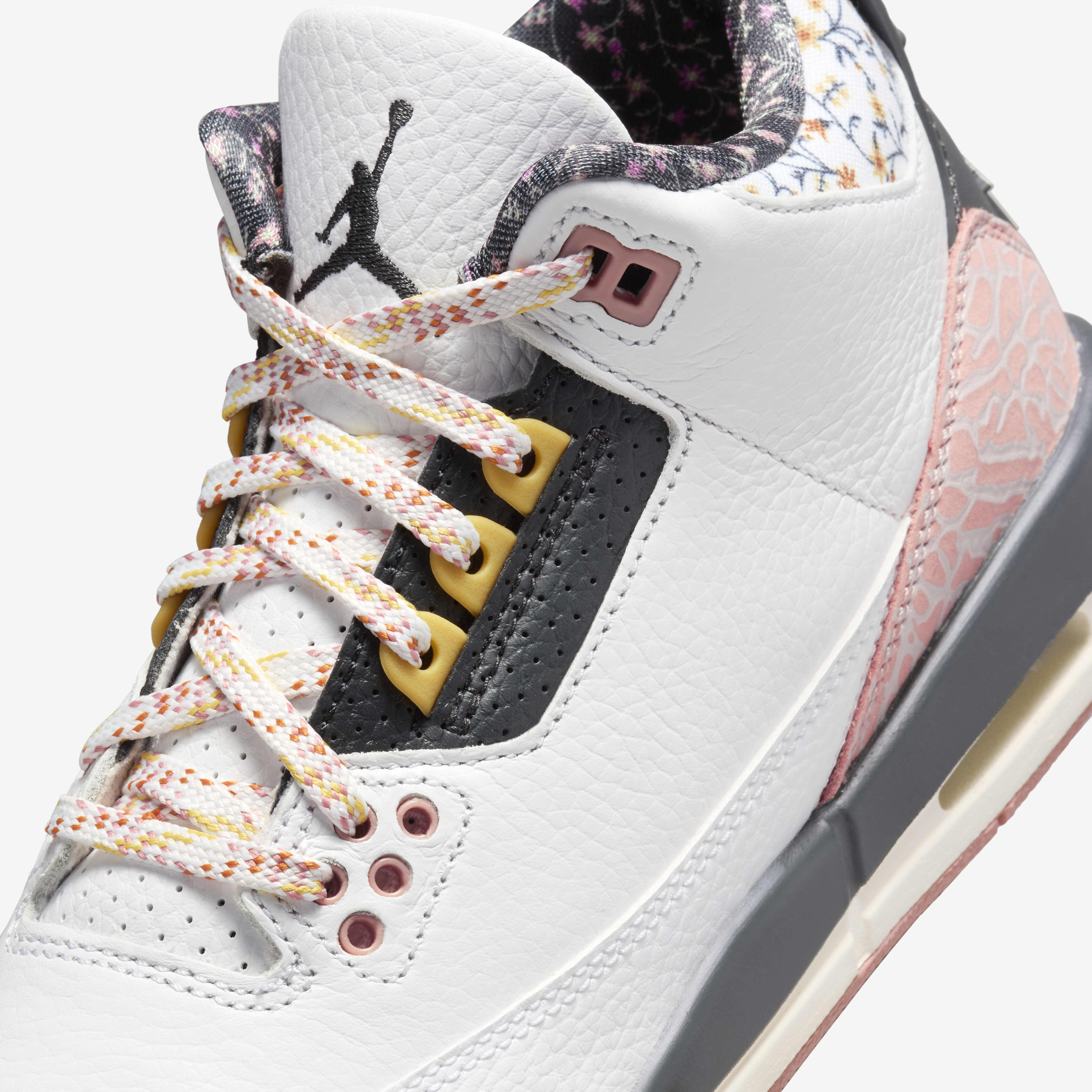 Air Jordan 3 Retro image number 6