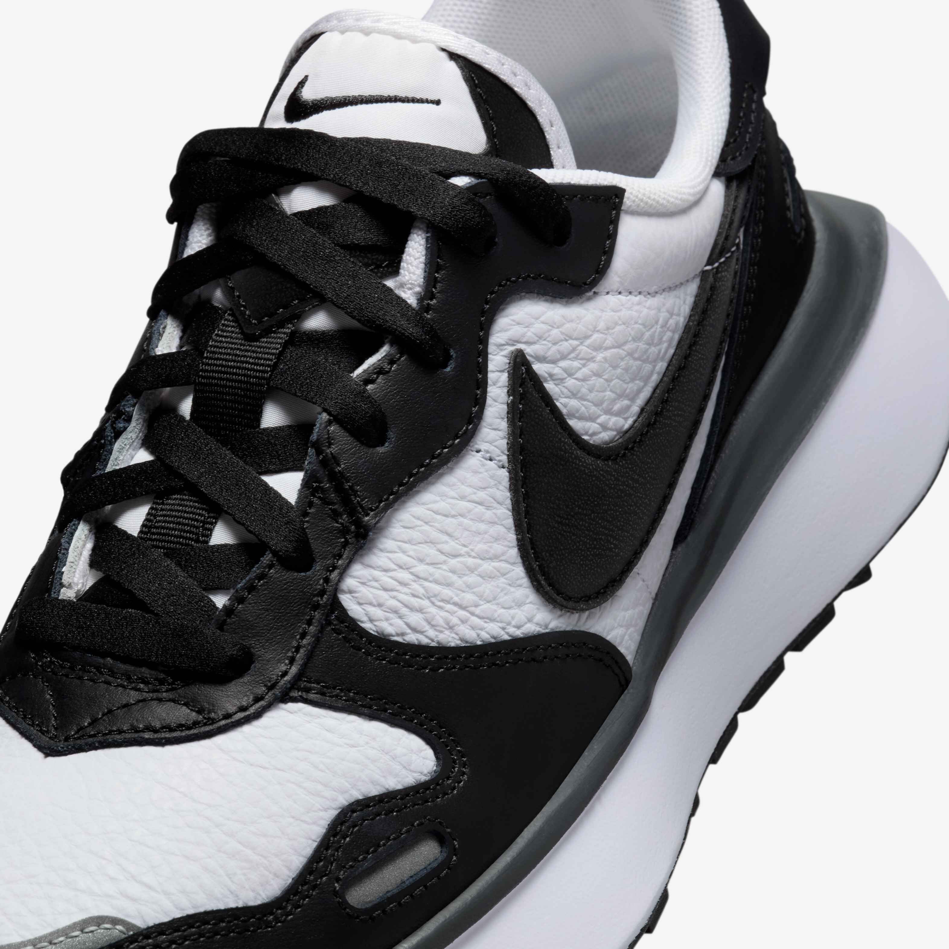 Nike Phoenix Waffle Leather image number 6