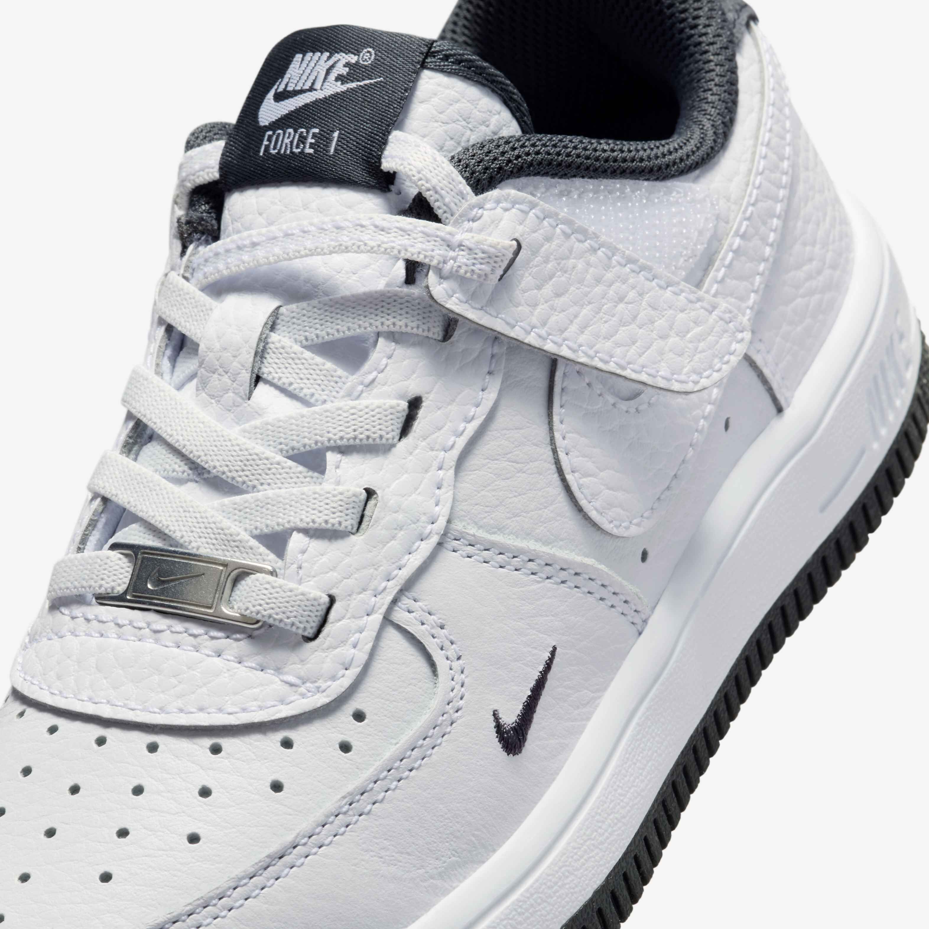 Nike Force 1 Low LV8 EasyOn image number 6