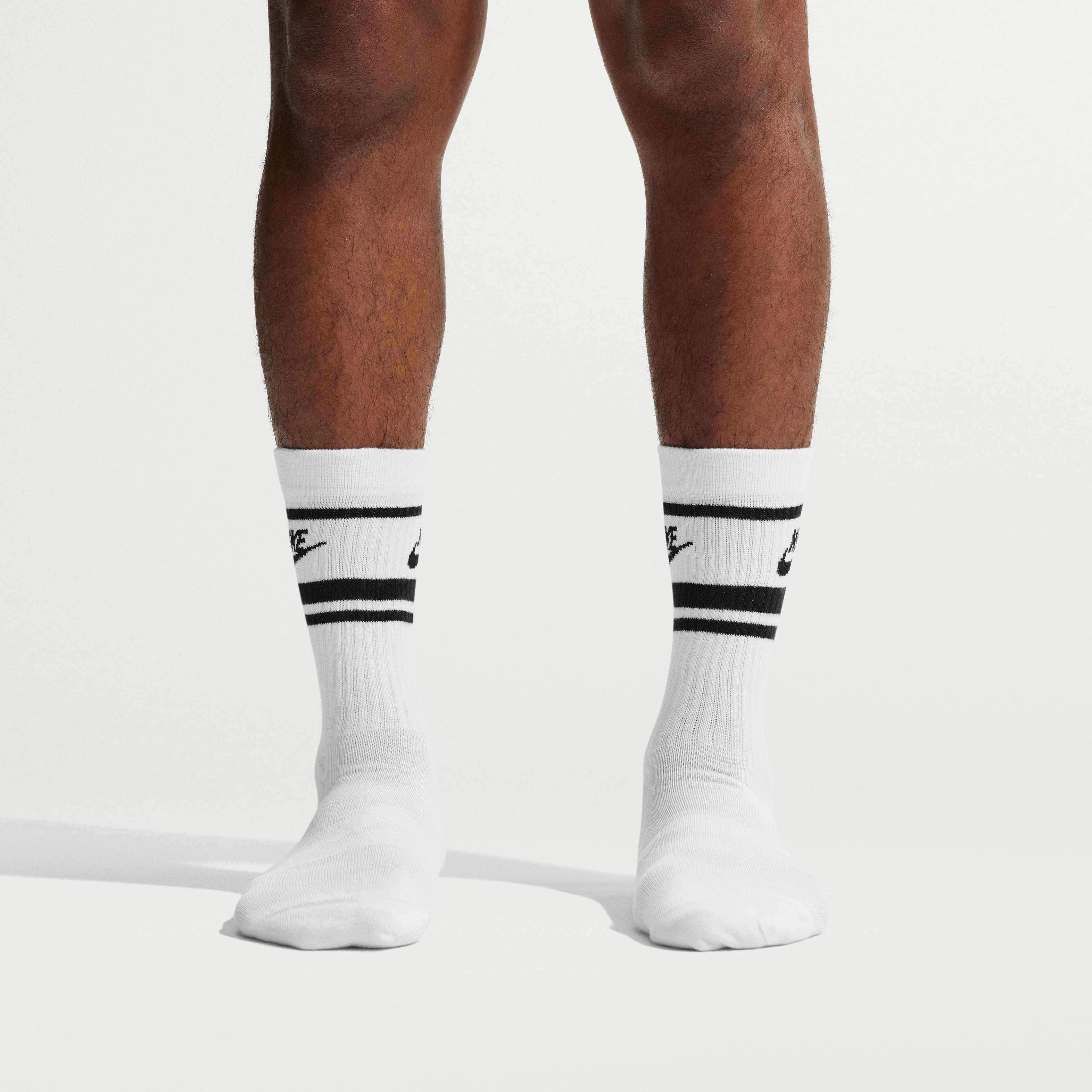 Nike Sportswear Dri-FIT Everyday Essential image number 3