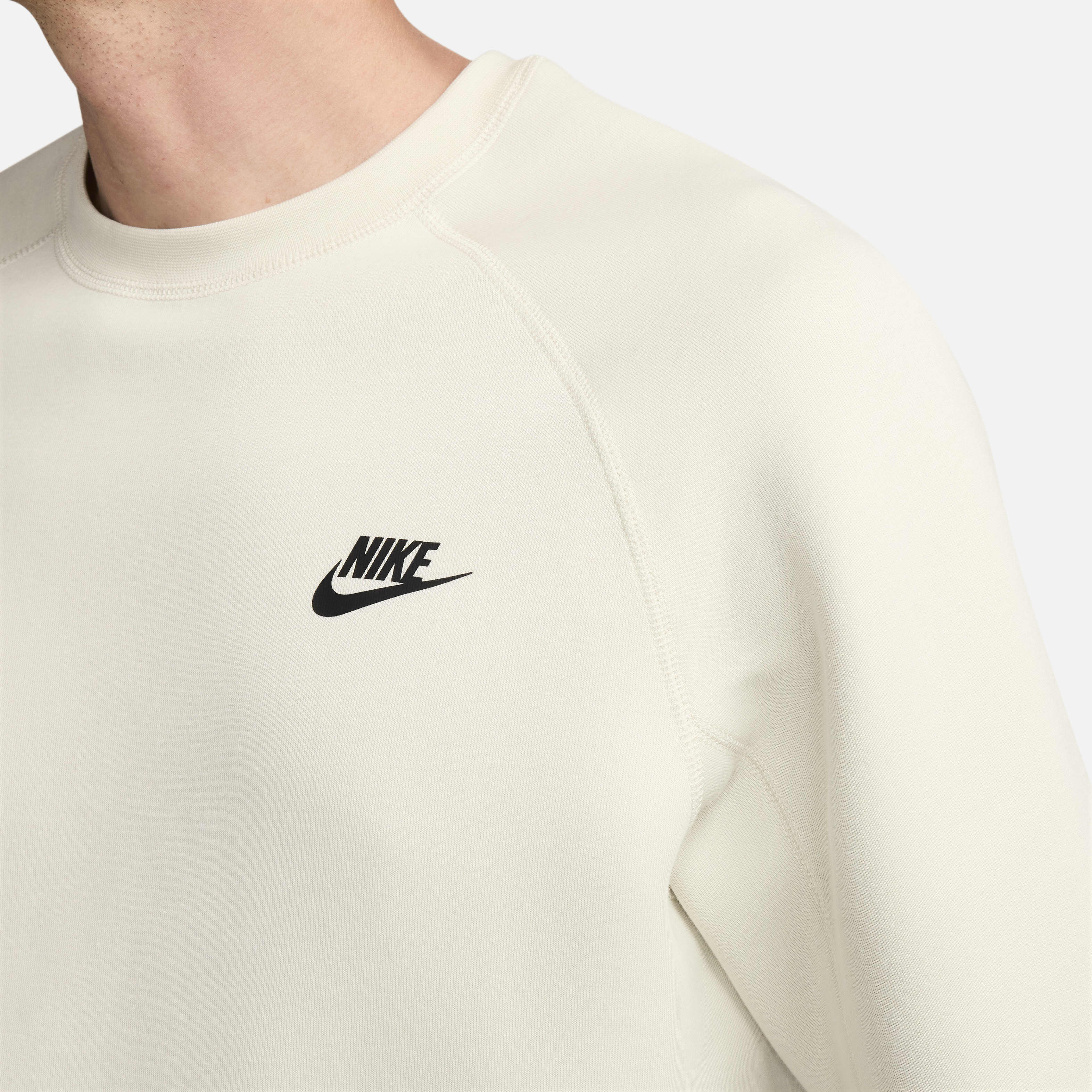 Nike Sportswear Tech Fleece image number 4