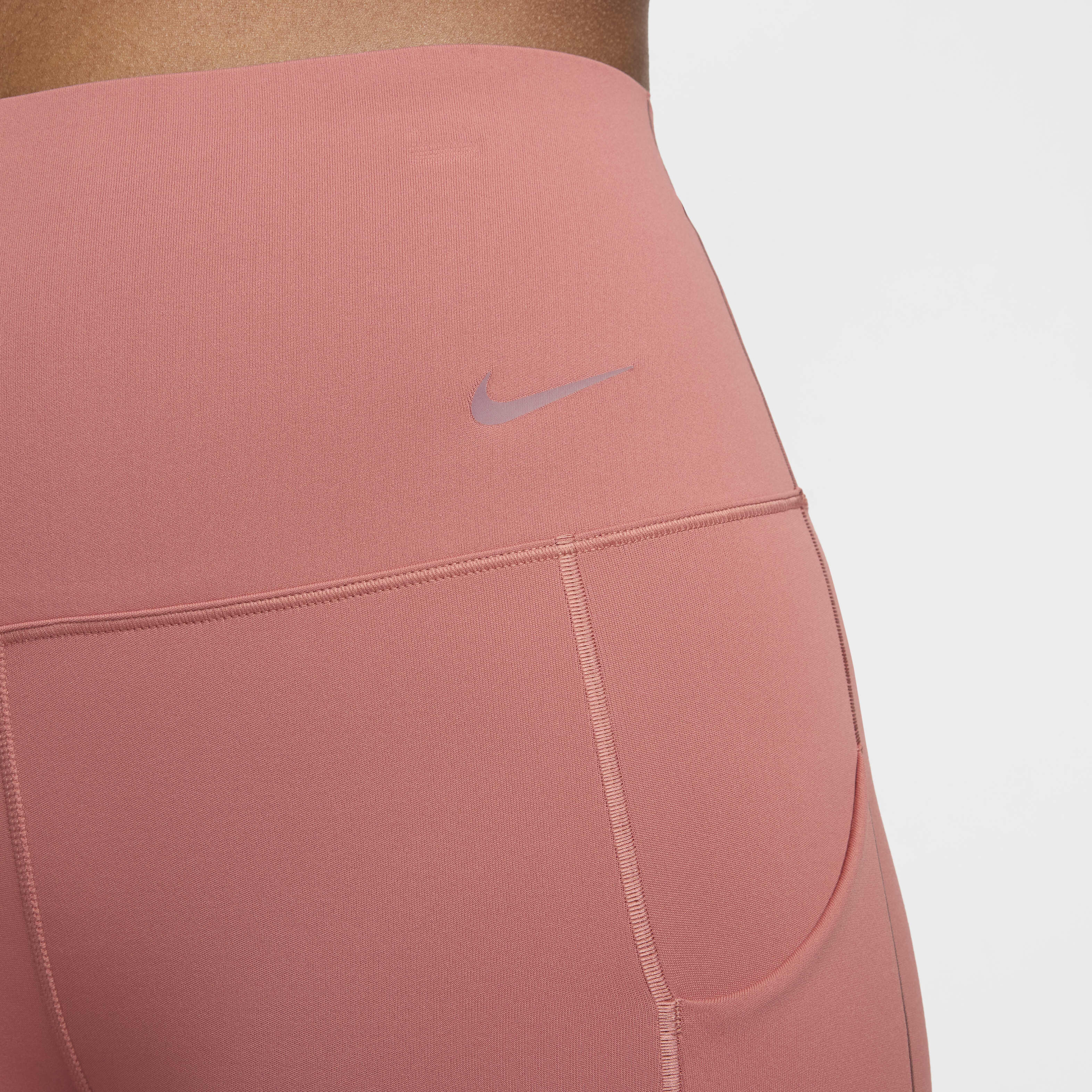 نايكي يونيفيرسا image number 4