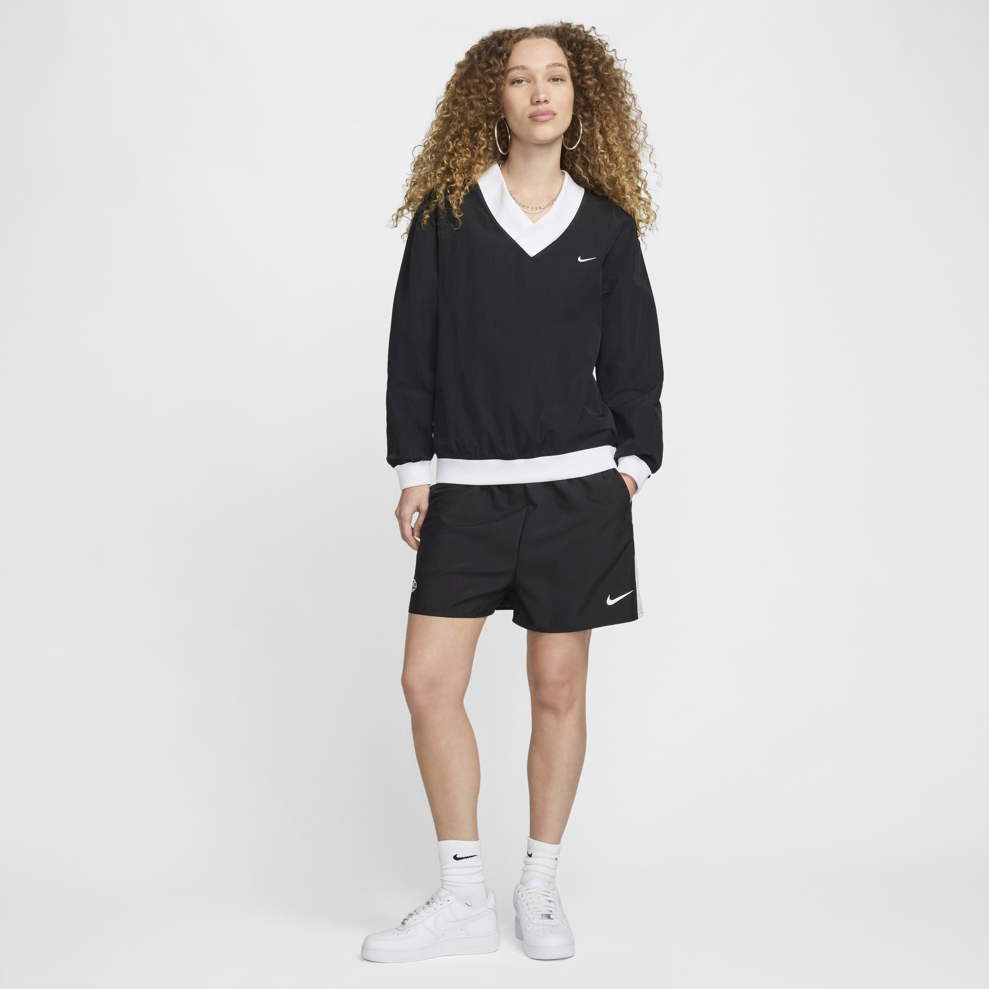 Nike Sportswear Essential image number 5