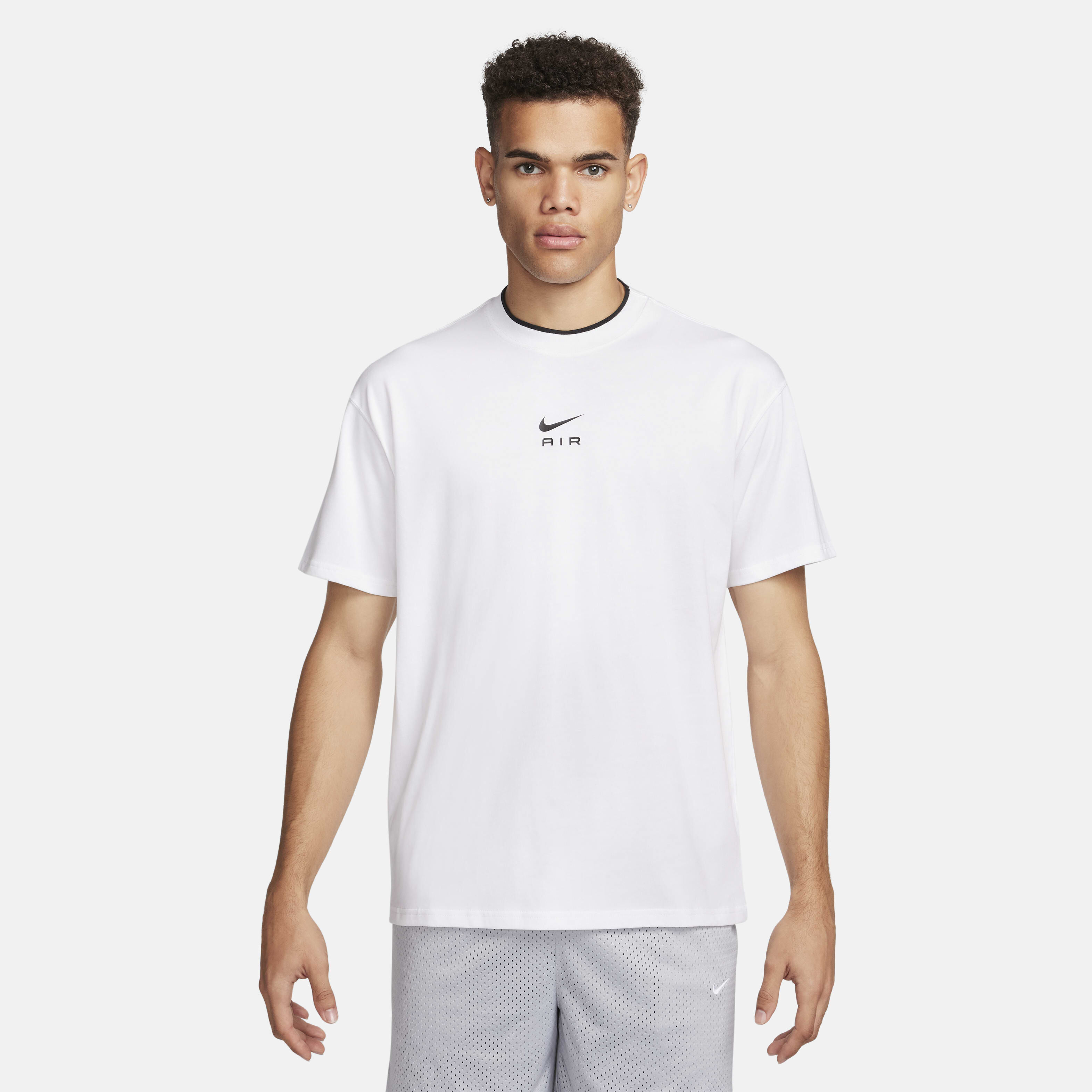 the nike tee white