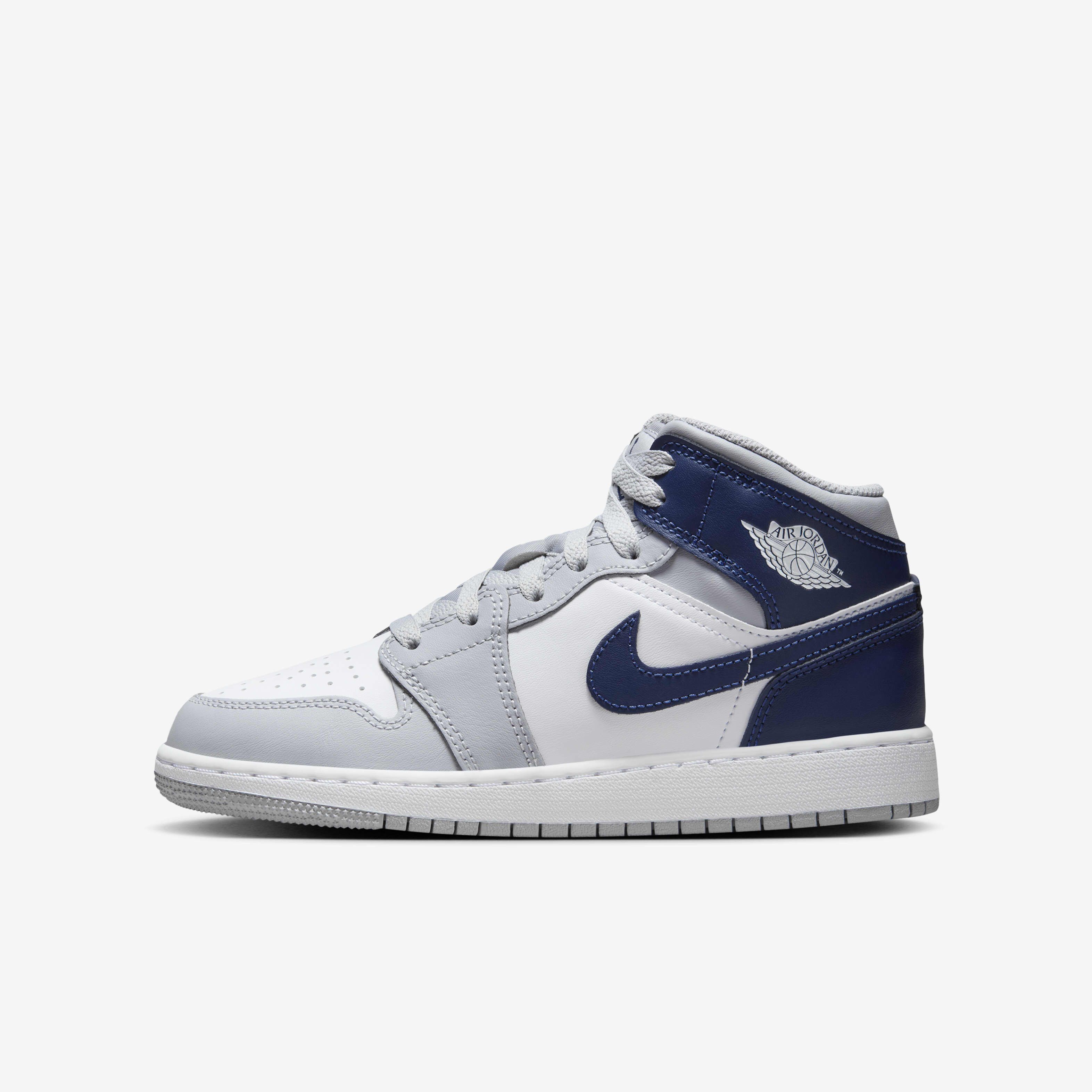Discounts on Sports Clothing Shoes for boys girls from Nike Qatar