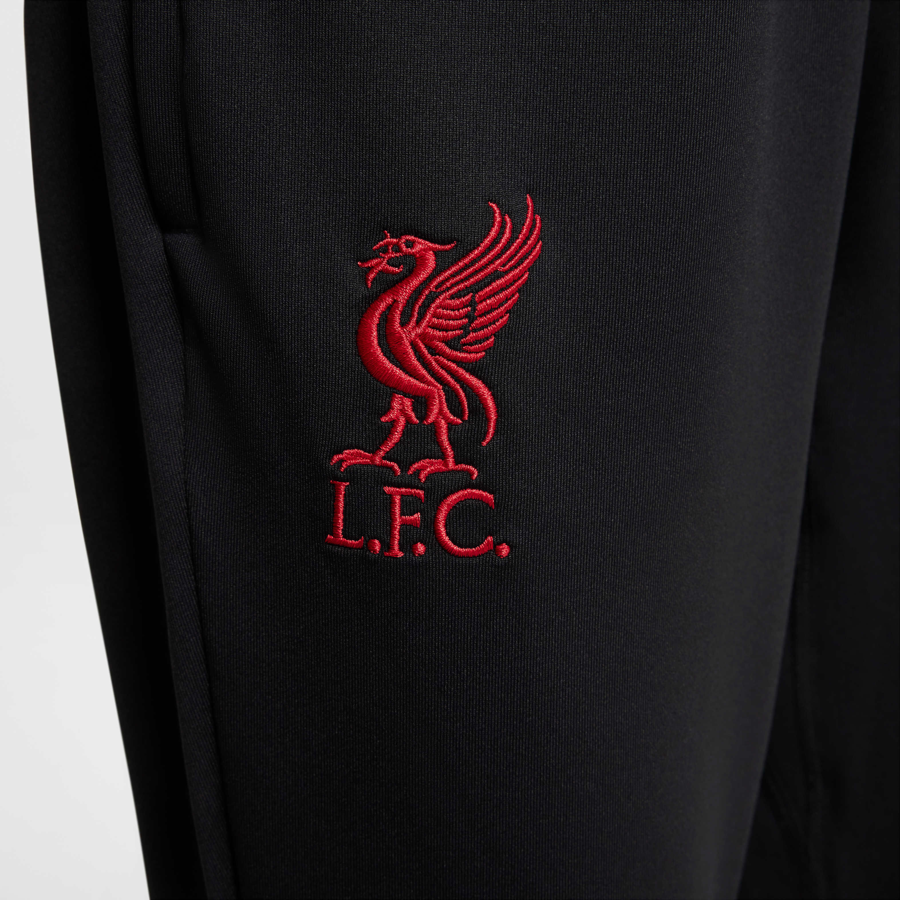 Liverpool F.C. Strike Special Edition image number 5