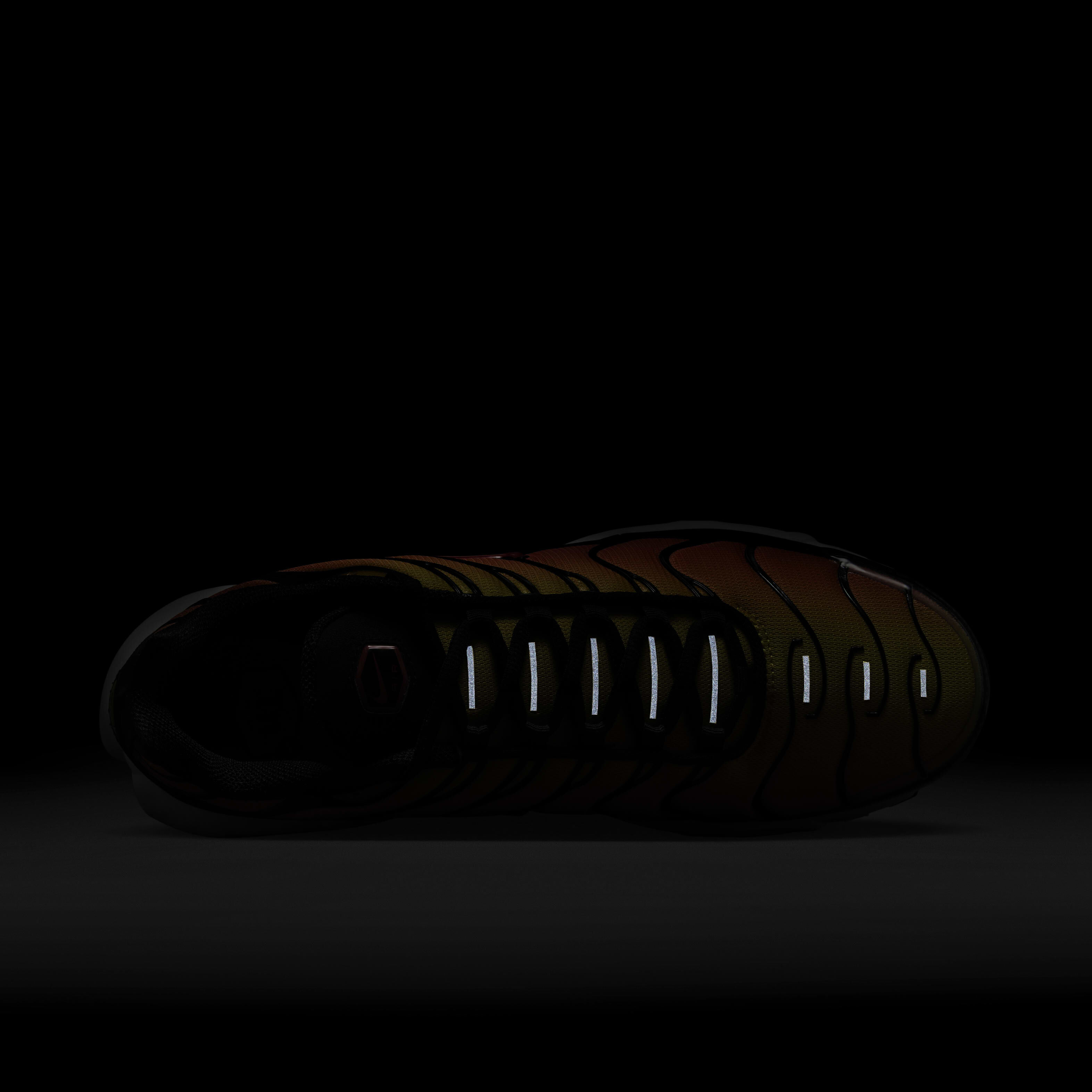 Nike Air Max Plus image number 8