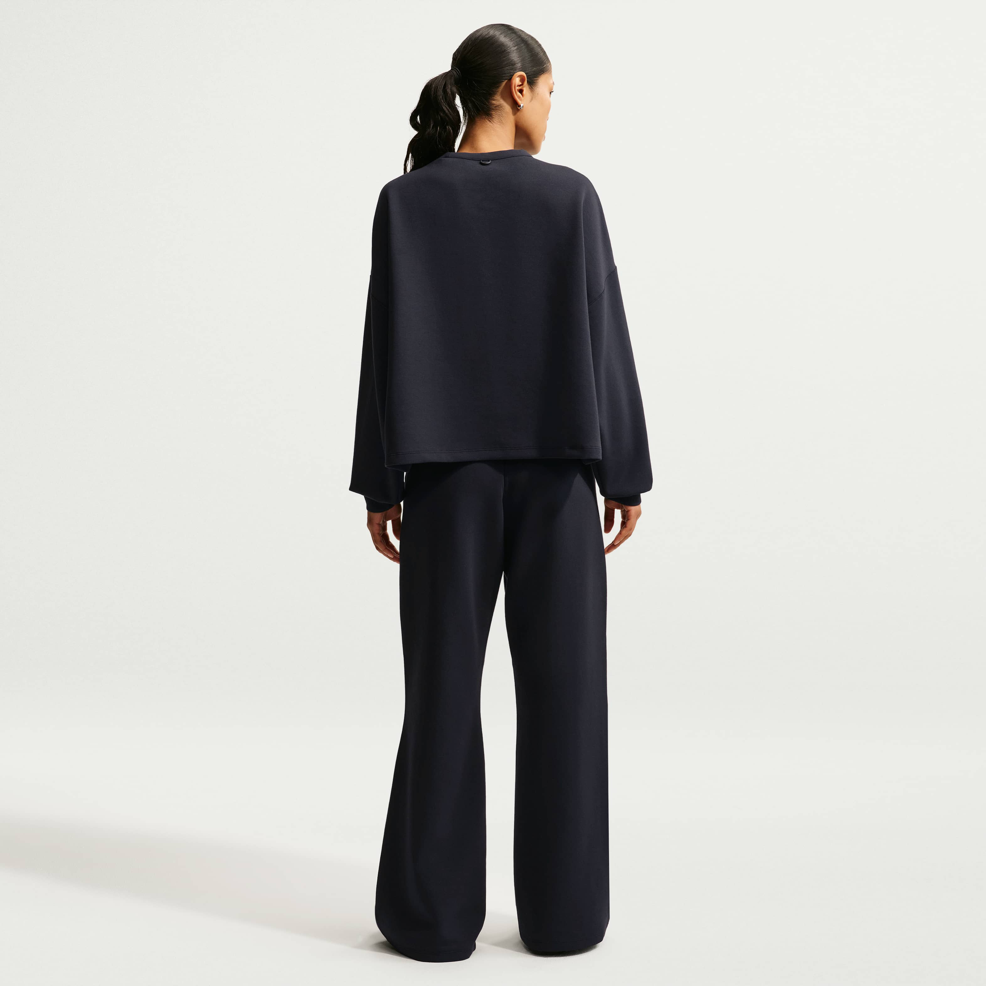 نايكي 24.7 امبوسبلي سوفت image number 4