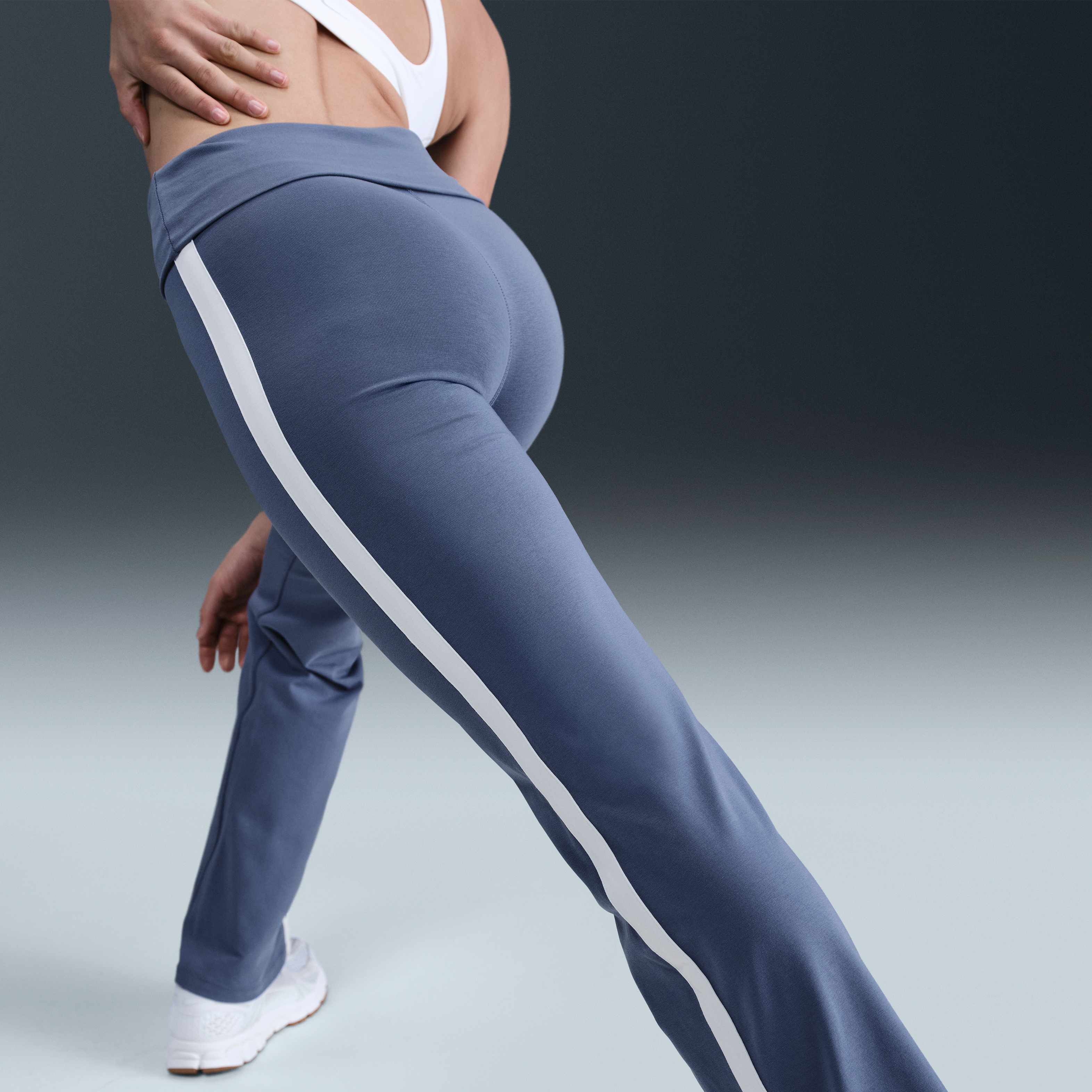 نايكي سبورتسوير image number 2