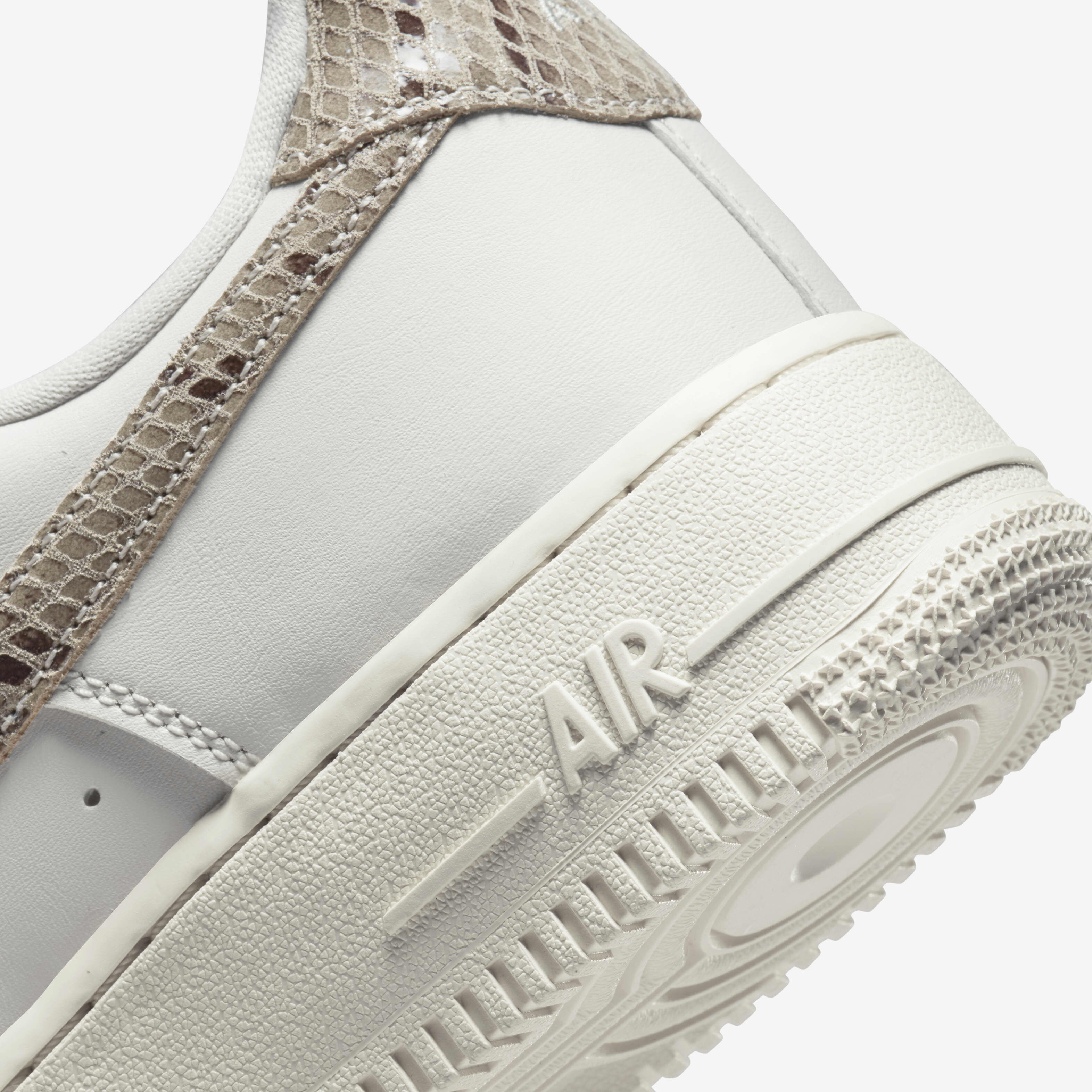 نايكي اير فورس 1 '07 image number 7