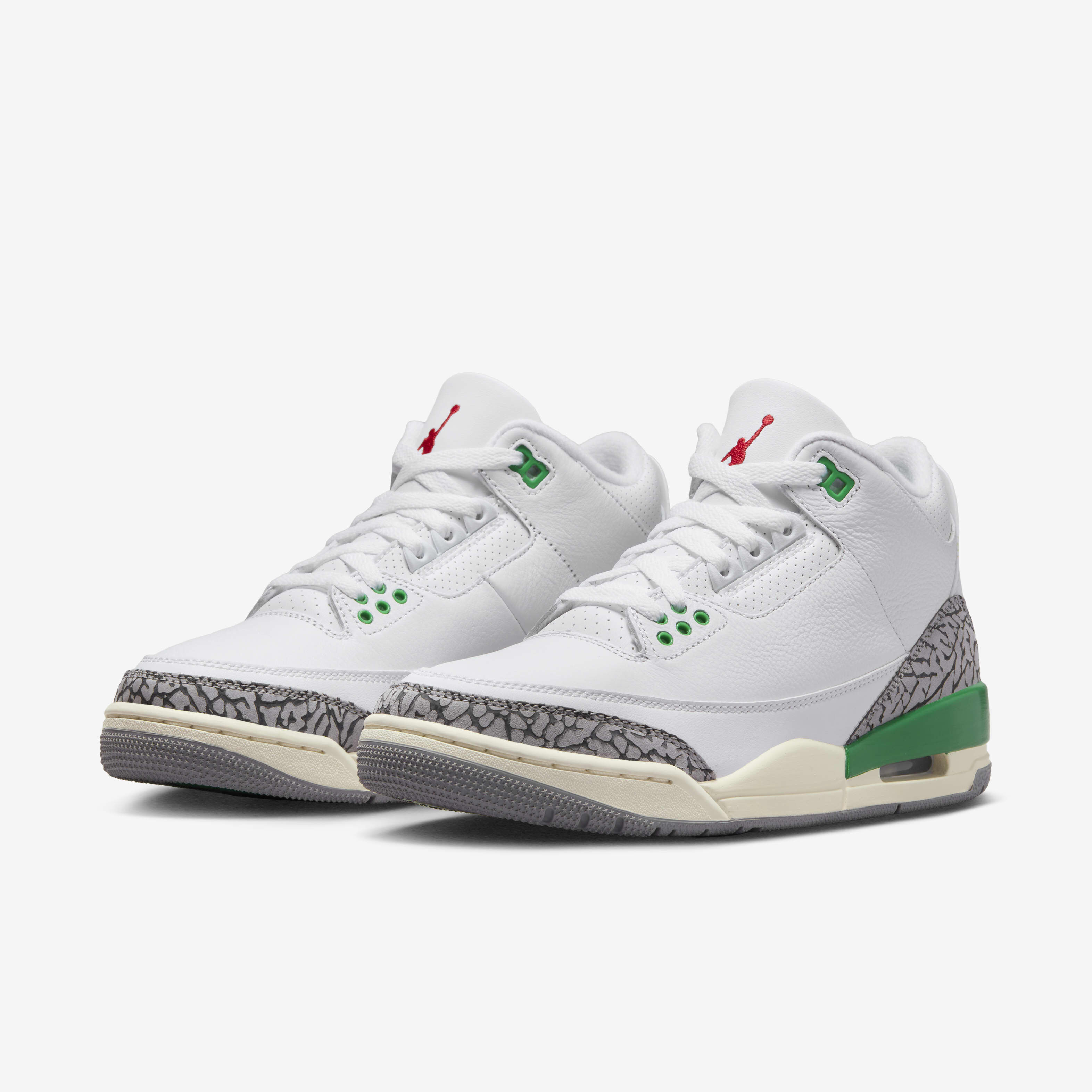 Air Jordan 3 Retro image number 4