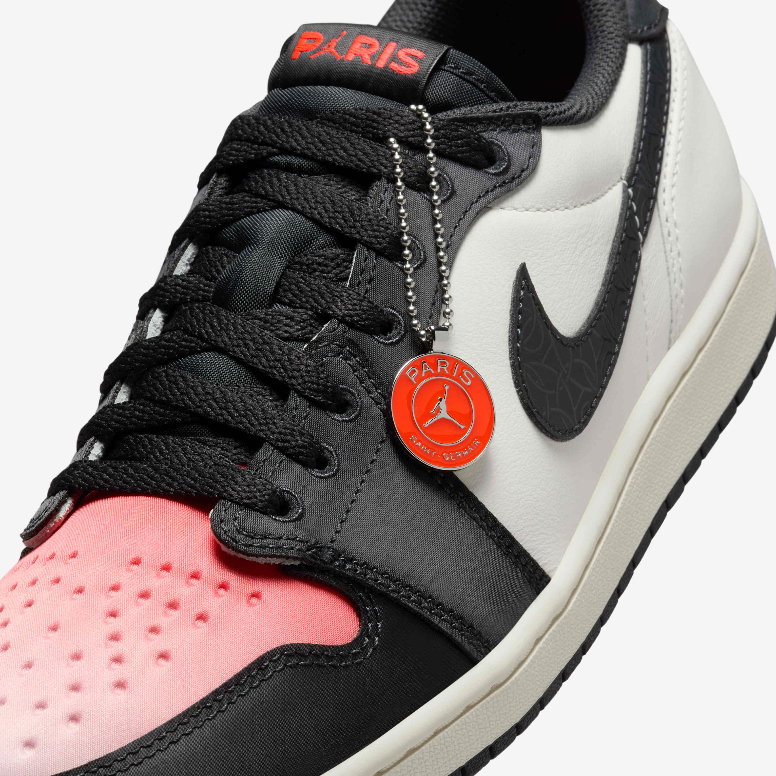 Air Jordan 1 Retro Low Paris Saint-Germain image number 6