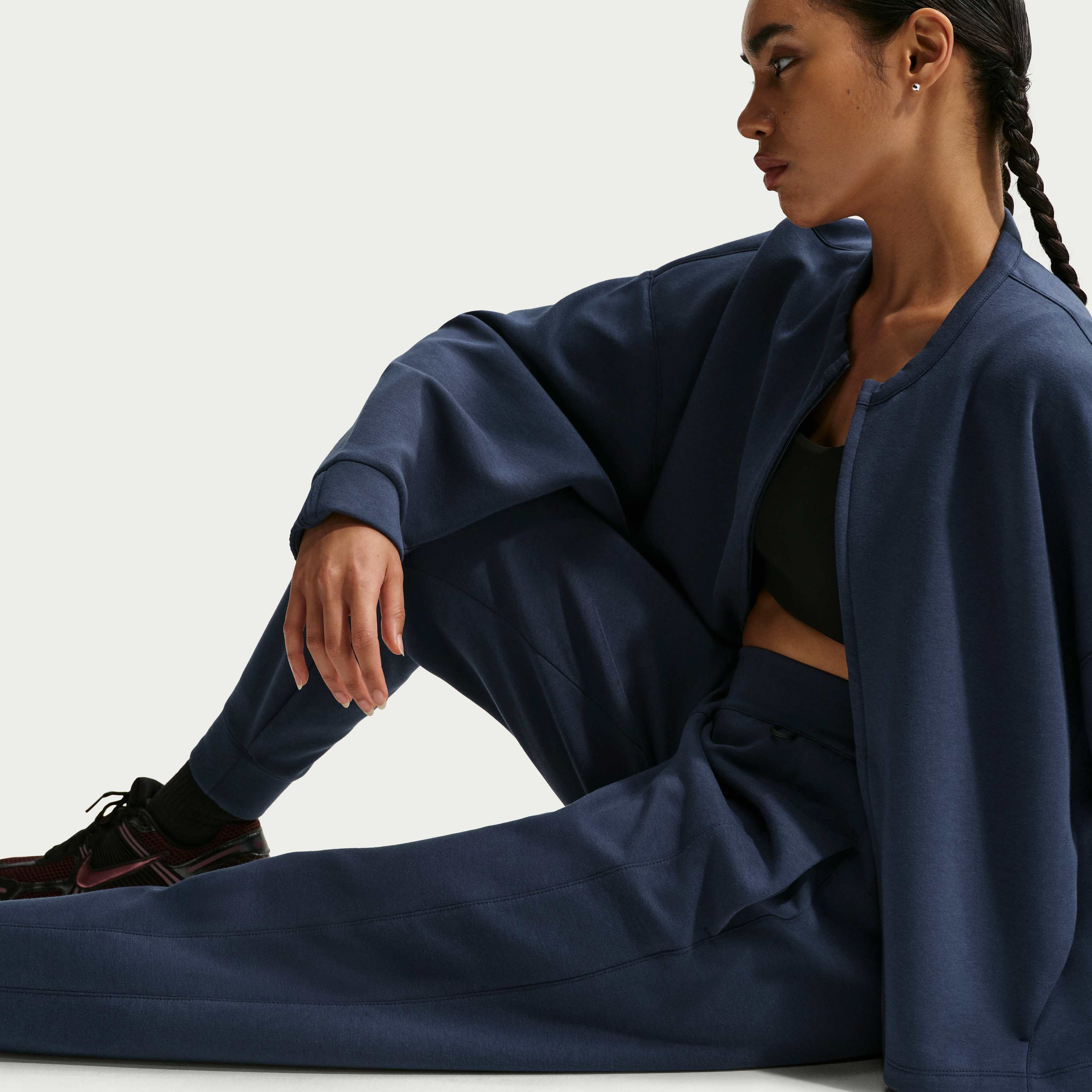 نايكي 24.7 امبوسبلي سوفت image number 3