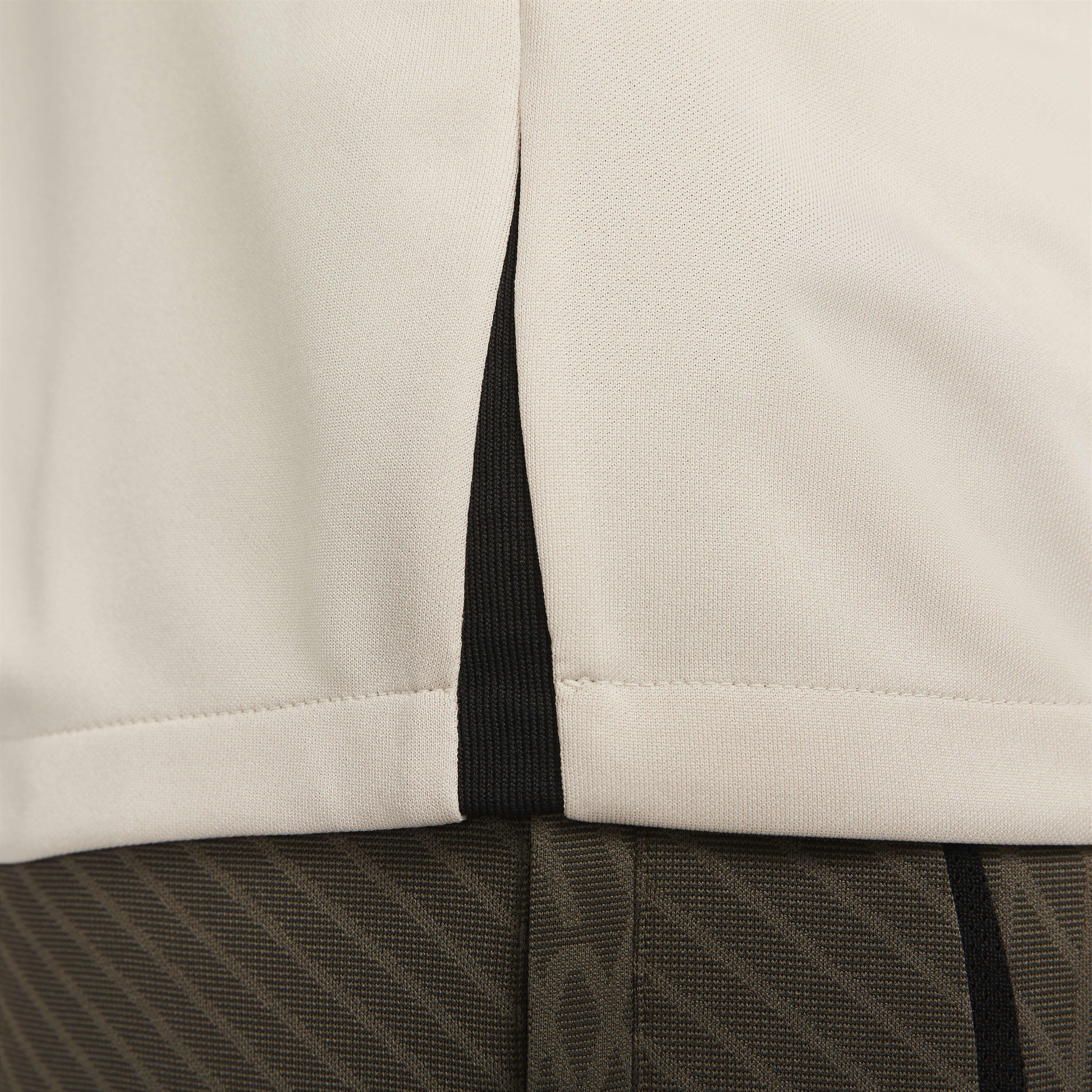 F.C. Barcelona Strike image number 5