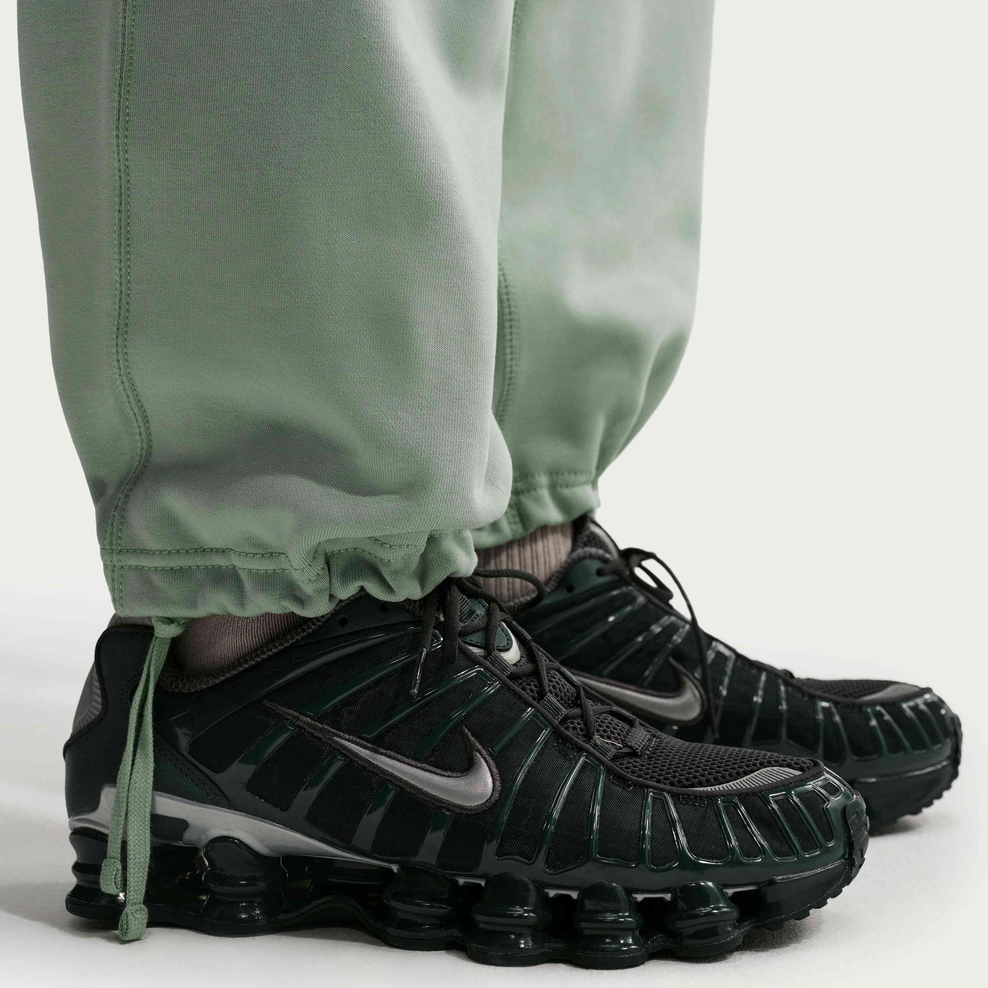 Nike Solo Swoosh image number 5