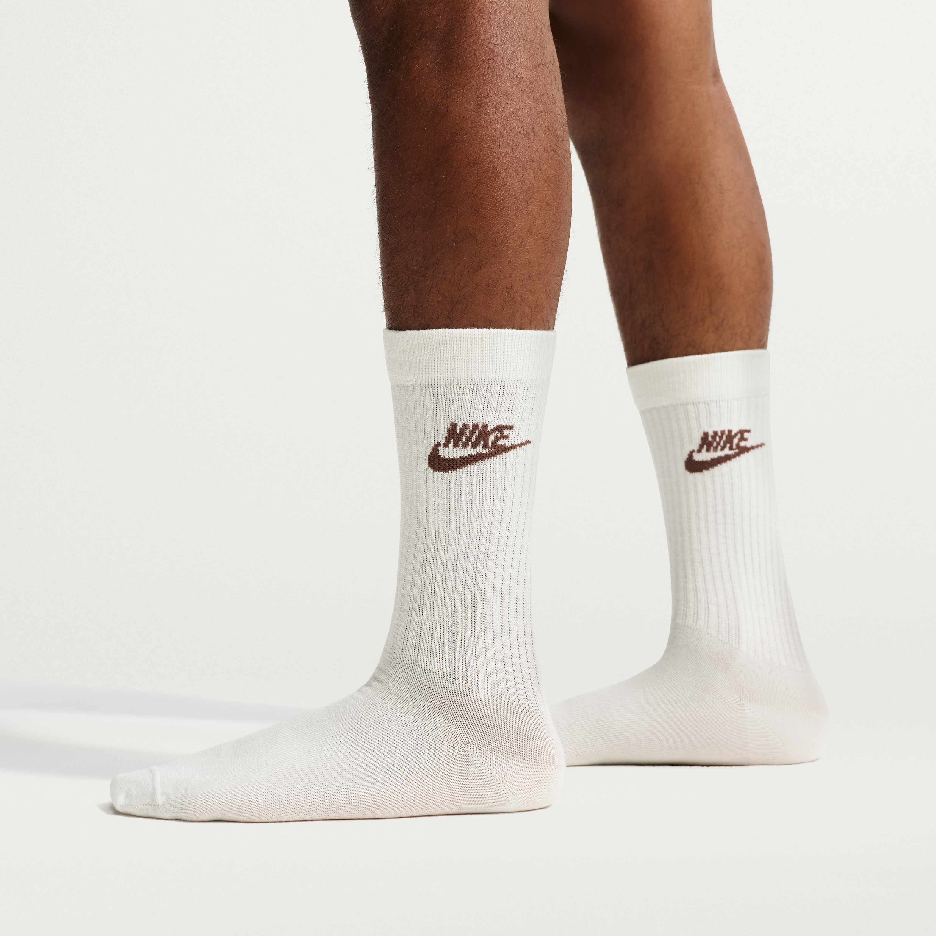 Nike Sportswear Everyday Essential image number 2