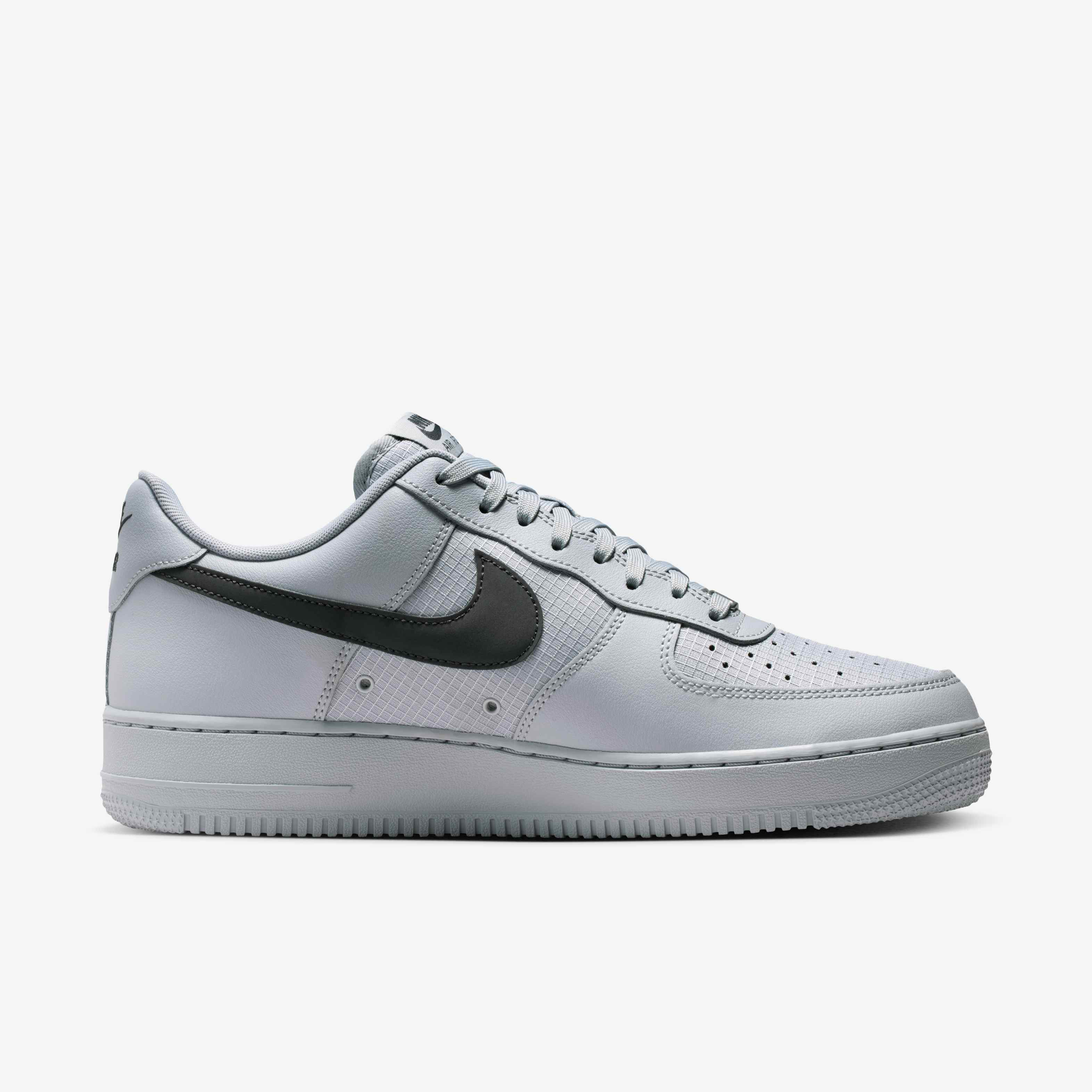 Nike Air Force 1 '07 LV8 image number 2