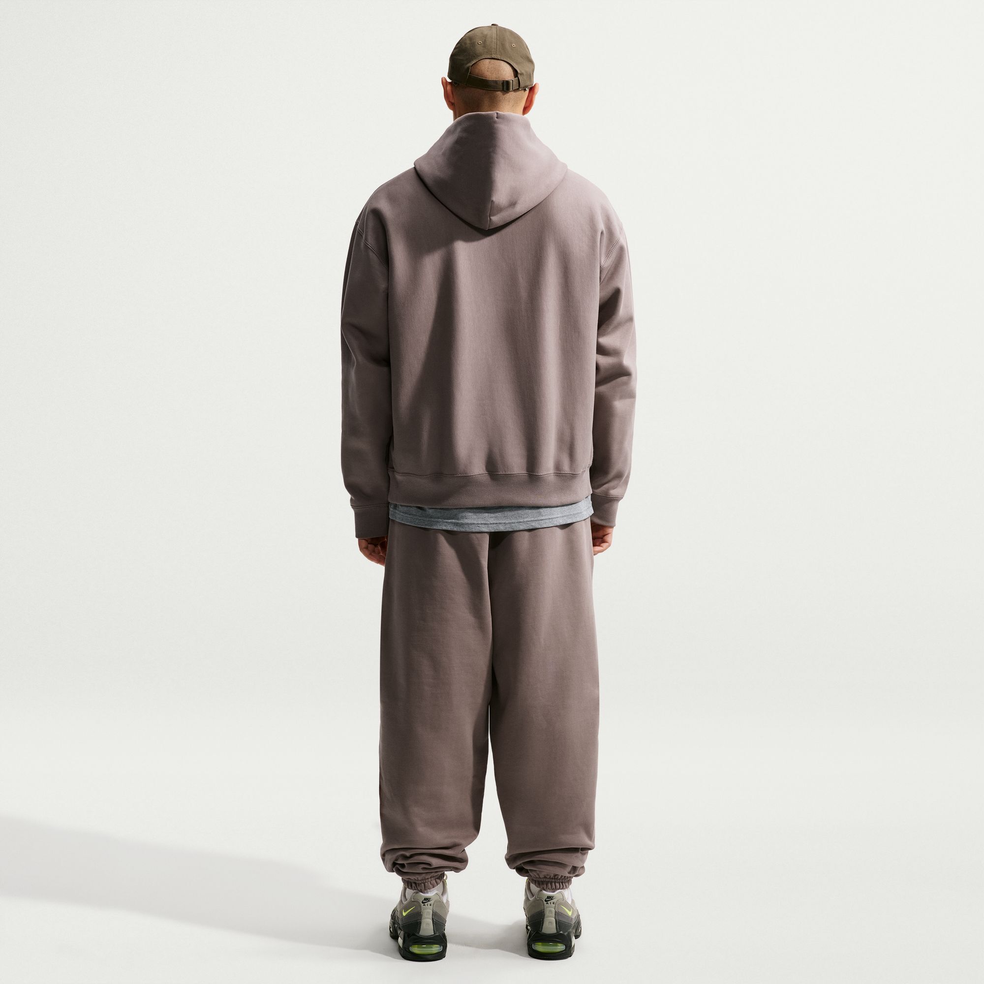 Nike Solo Swoosh image number 1