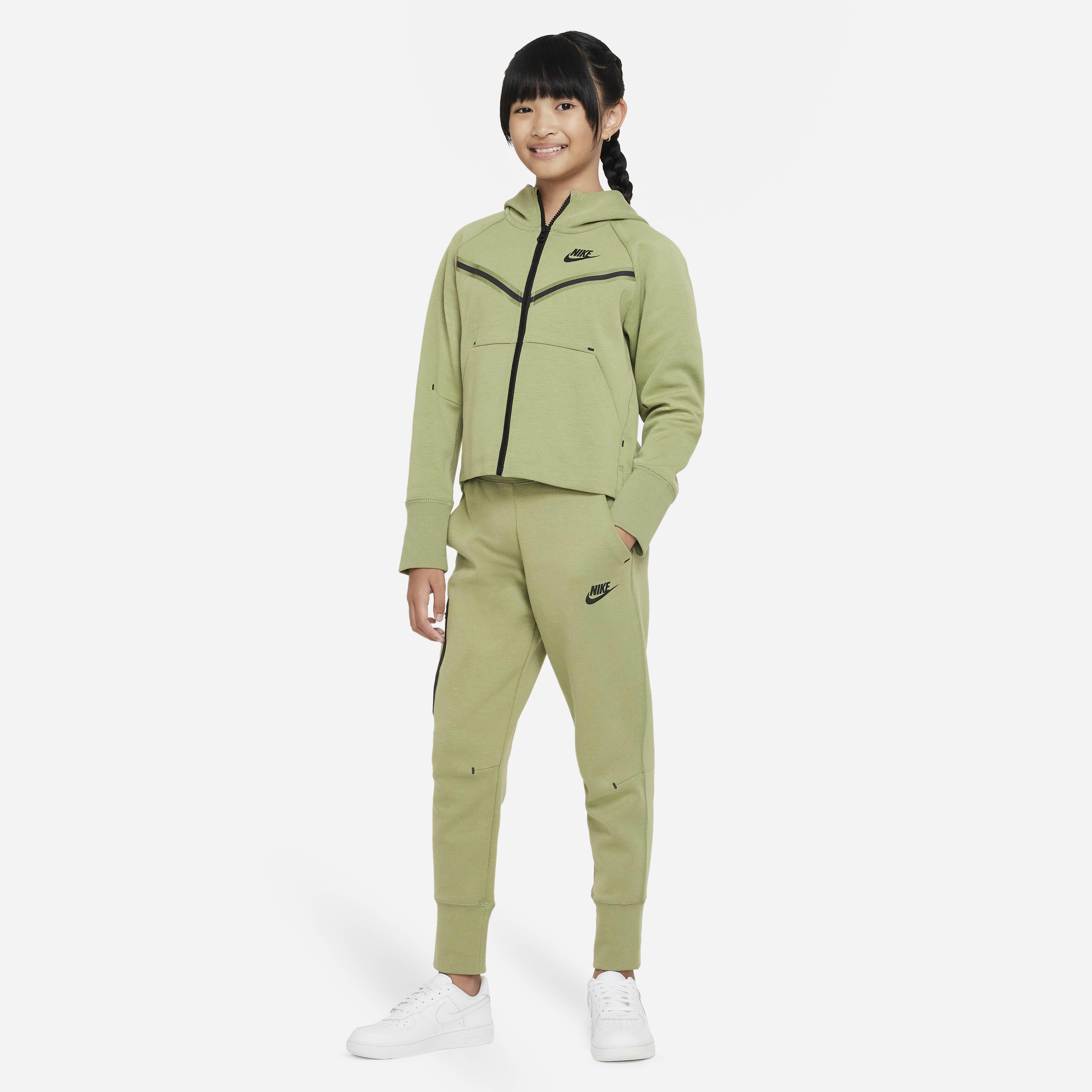 Nike Sportswear Tech Fleece image number 4