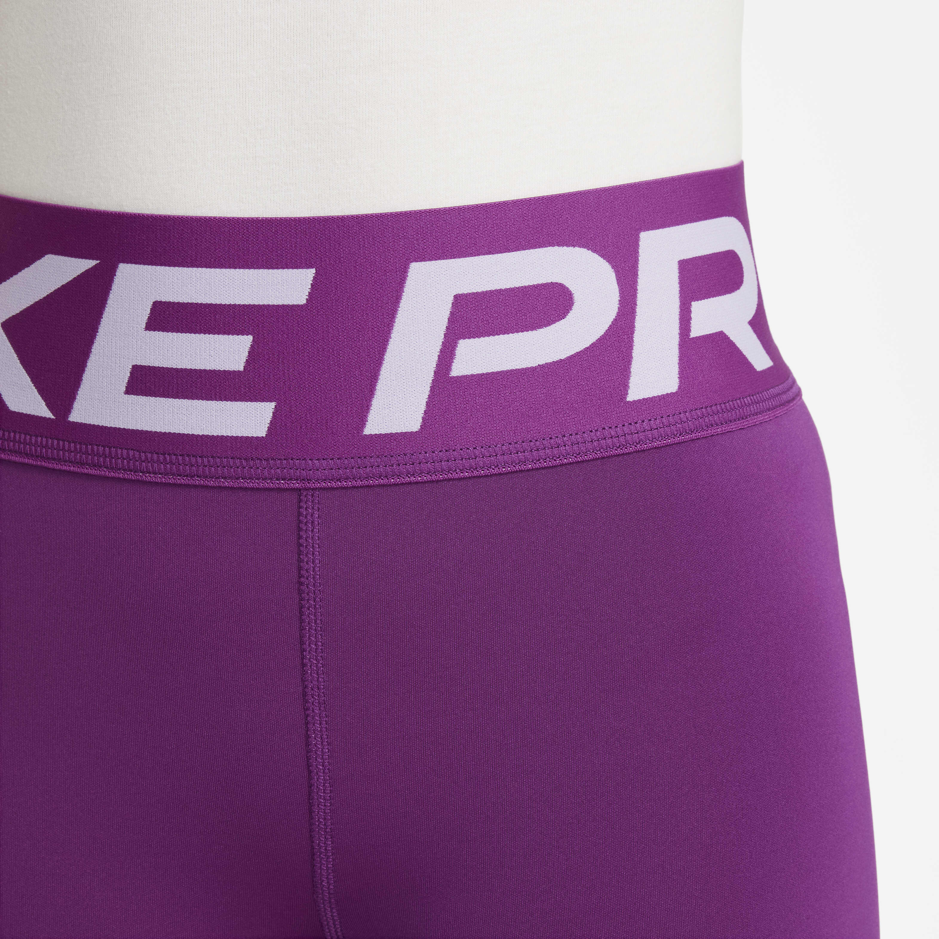 Nike Pro image number 3