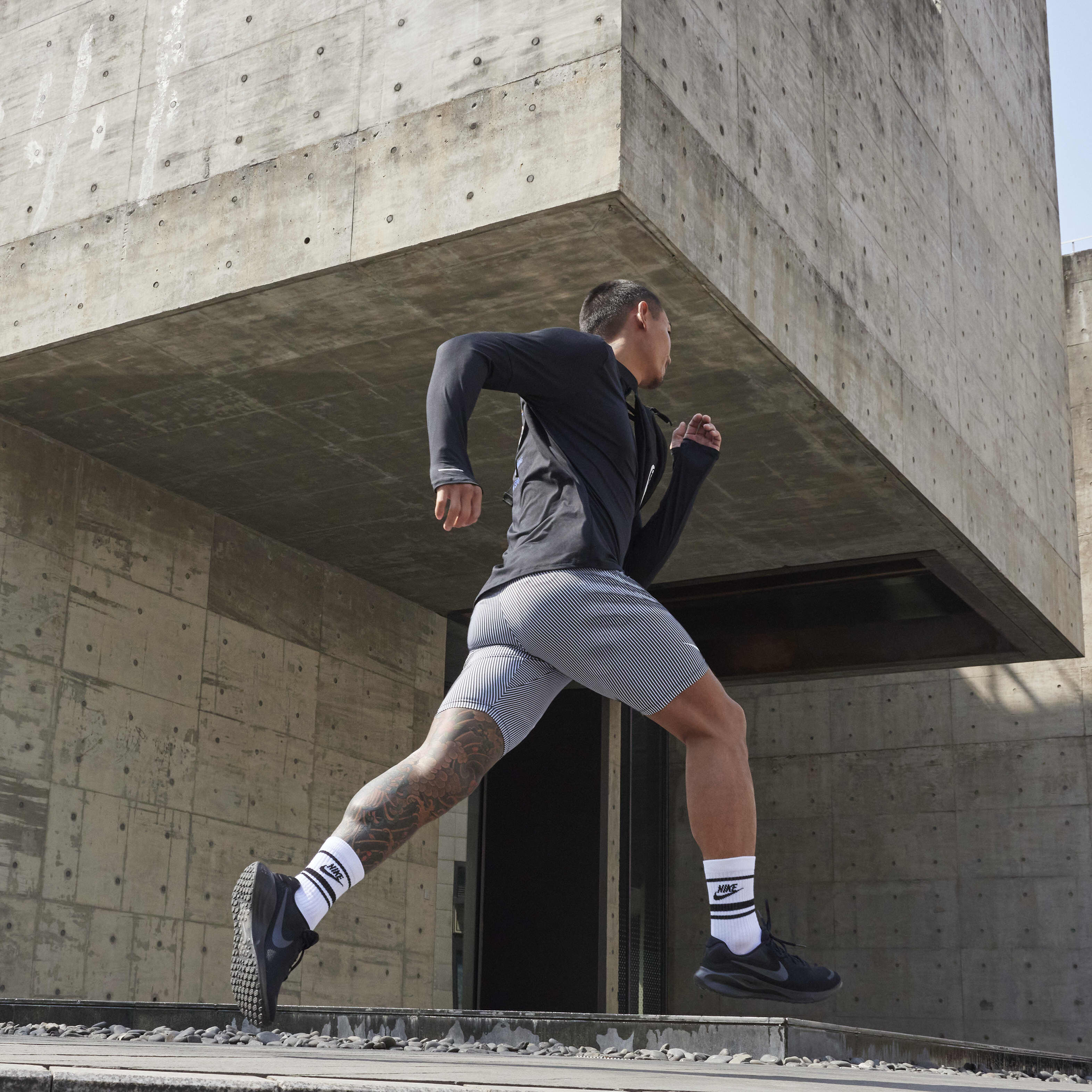 Nike Revolution 7 image number 9