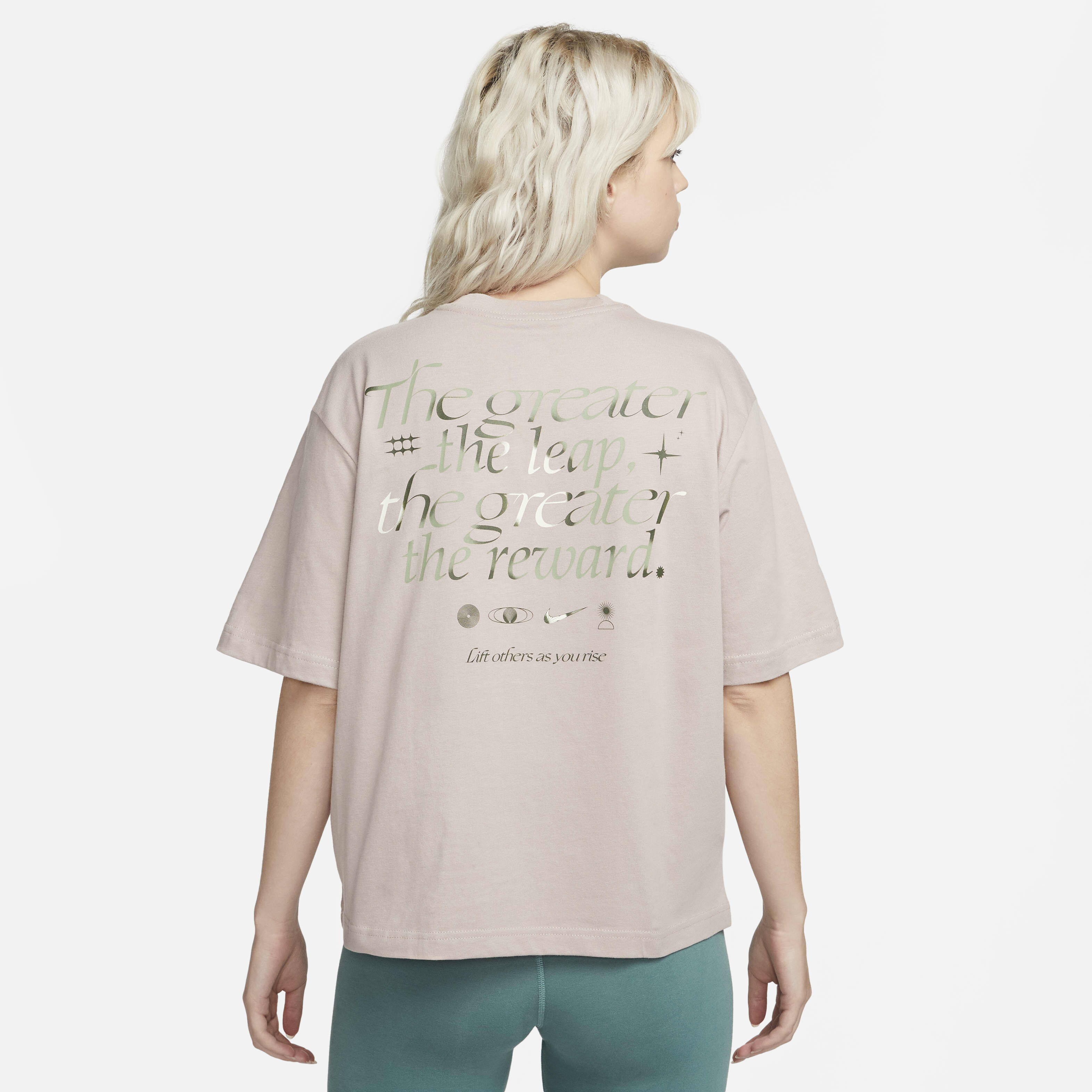 نايكي سبورتسوير image number 1