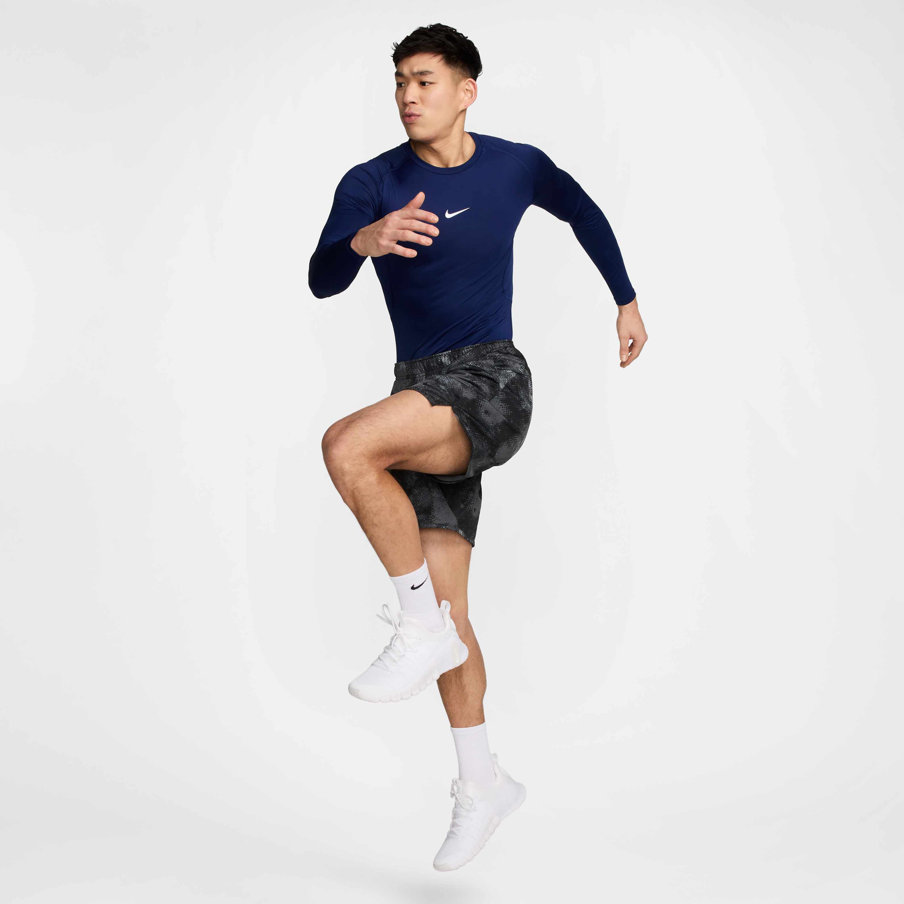 Nike Pro image number 5