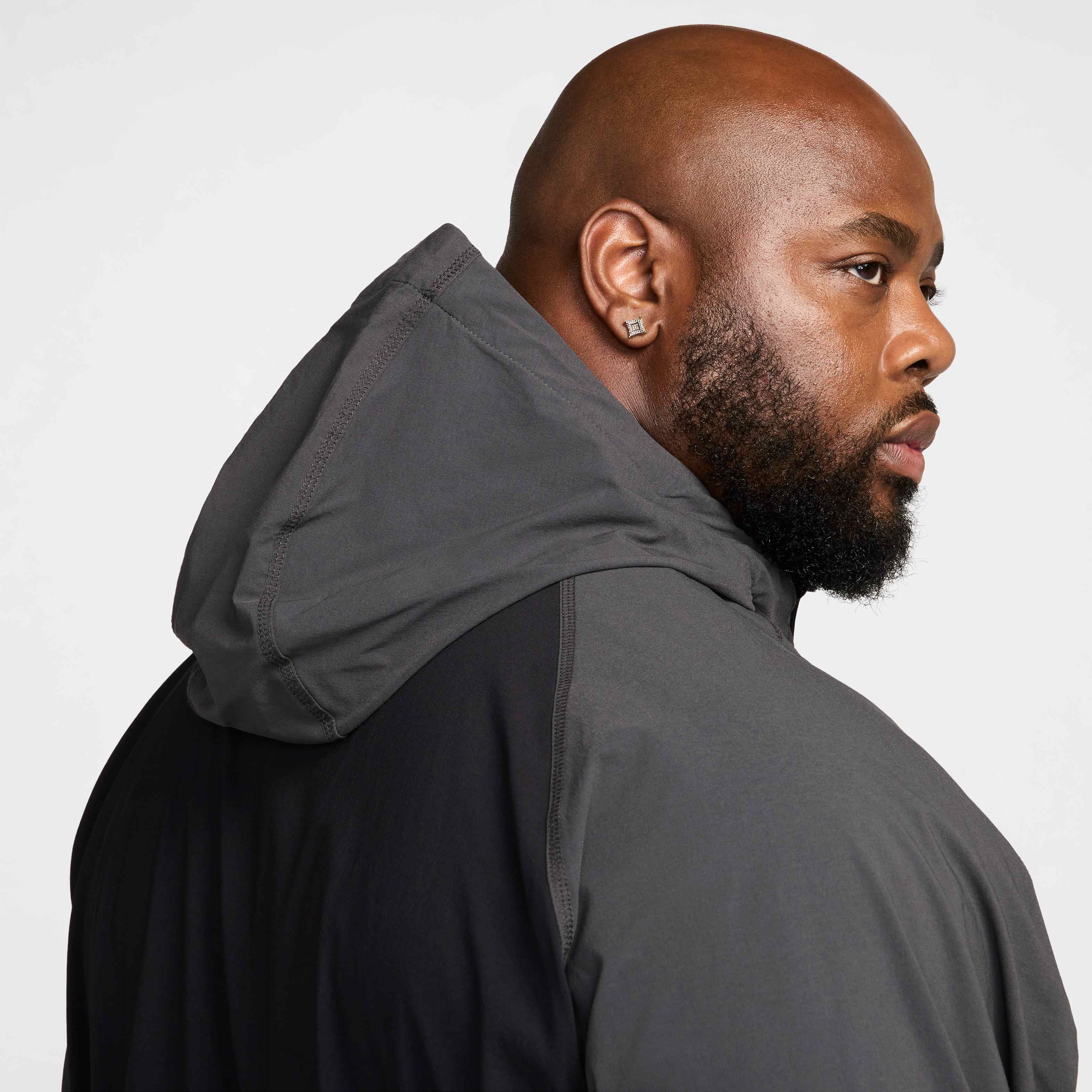 نايكي تك ويندرانر image number 21