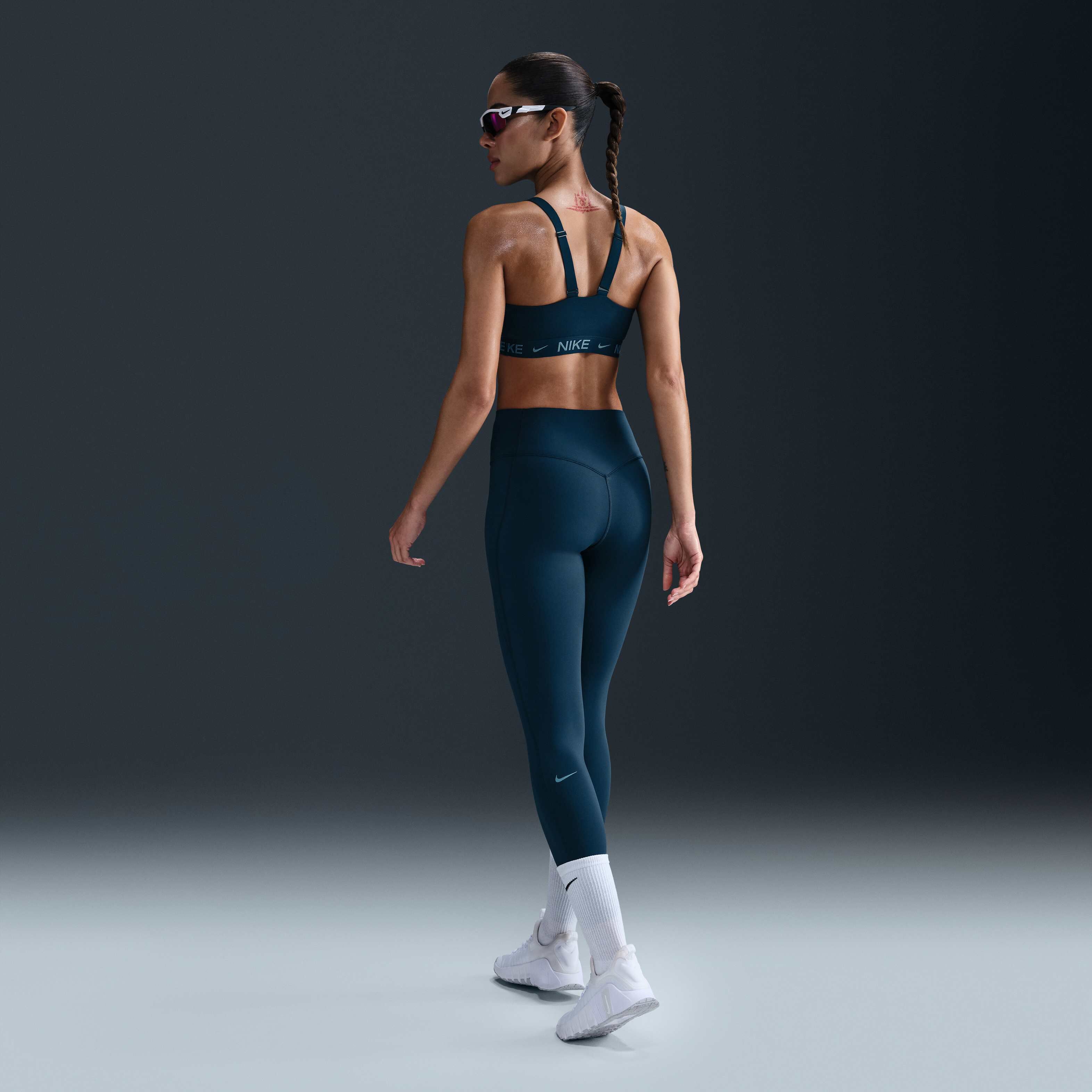 Nike Universa image number 3