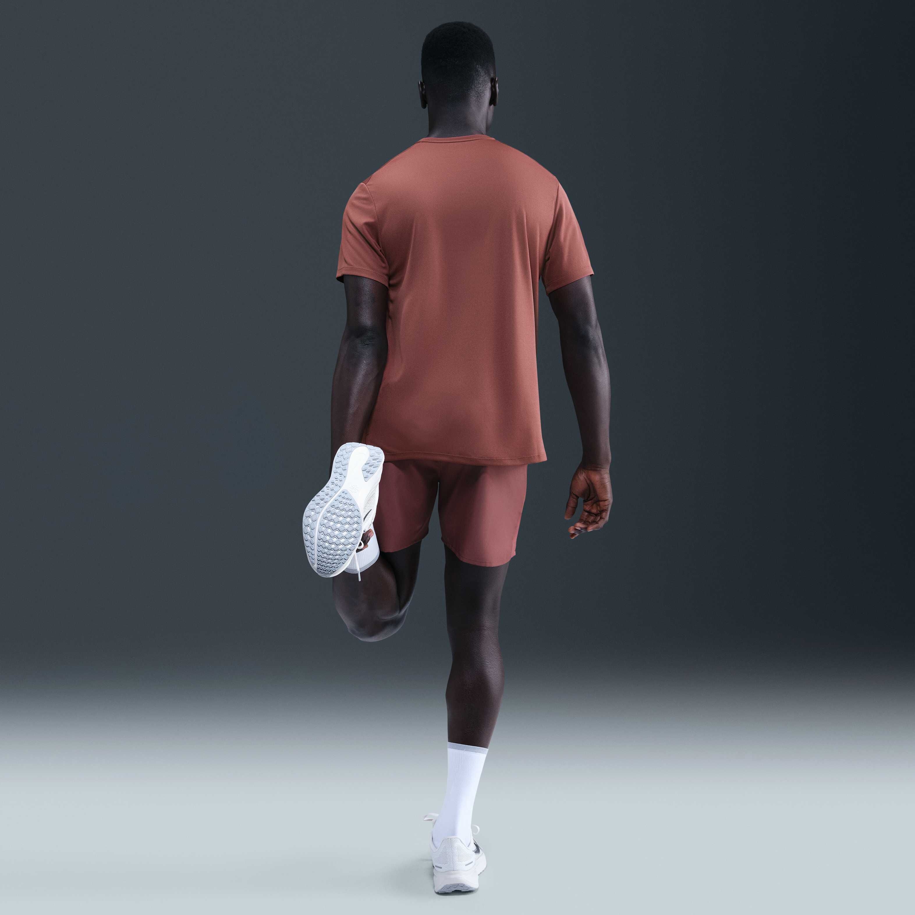 Nike Miler image number 4