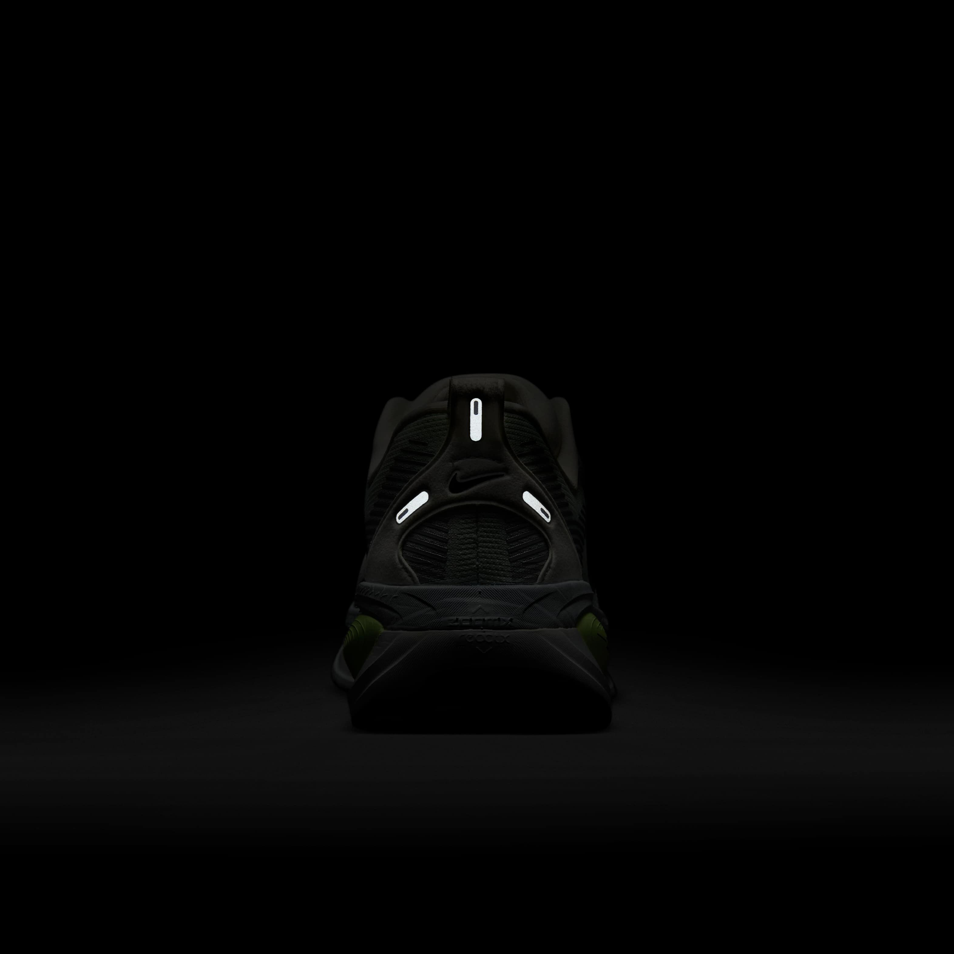 Nike Vomero 18 image number 8