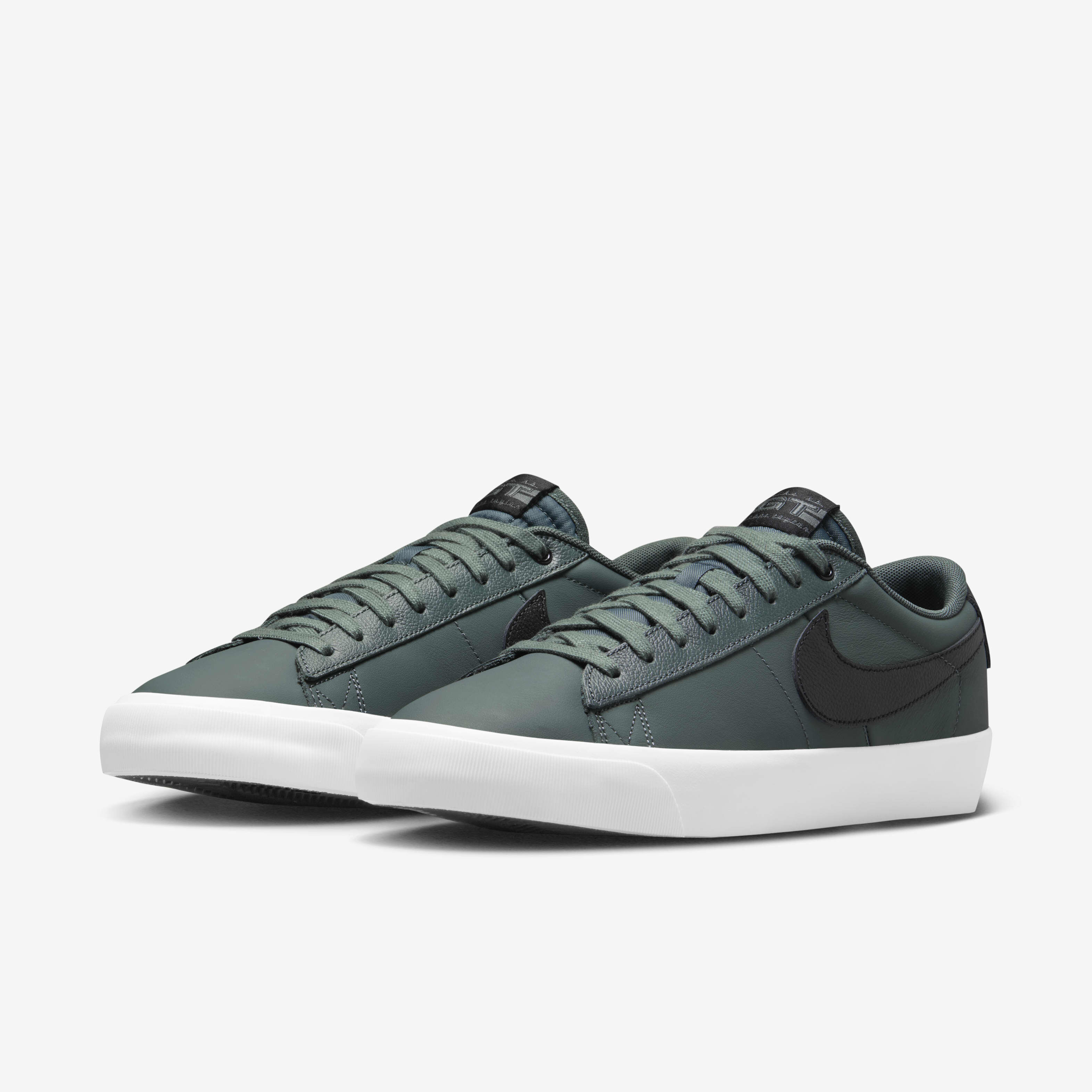 Nike SB Blazer Low Pro GT image number 4