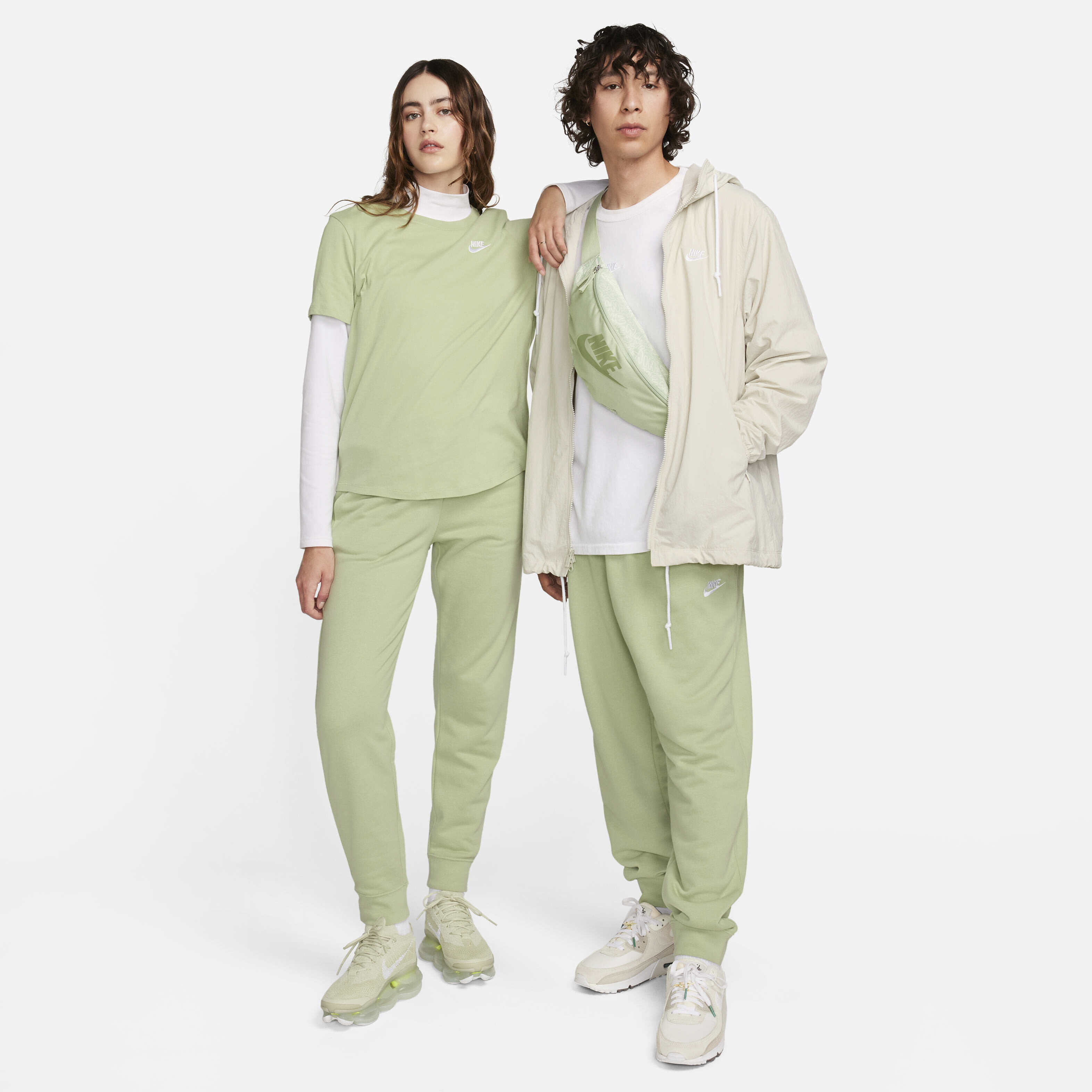 نايكي سبورتسوير كلوب فليس image number 4