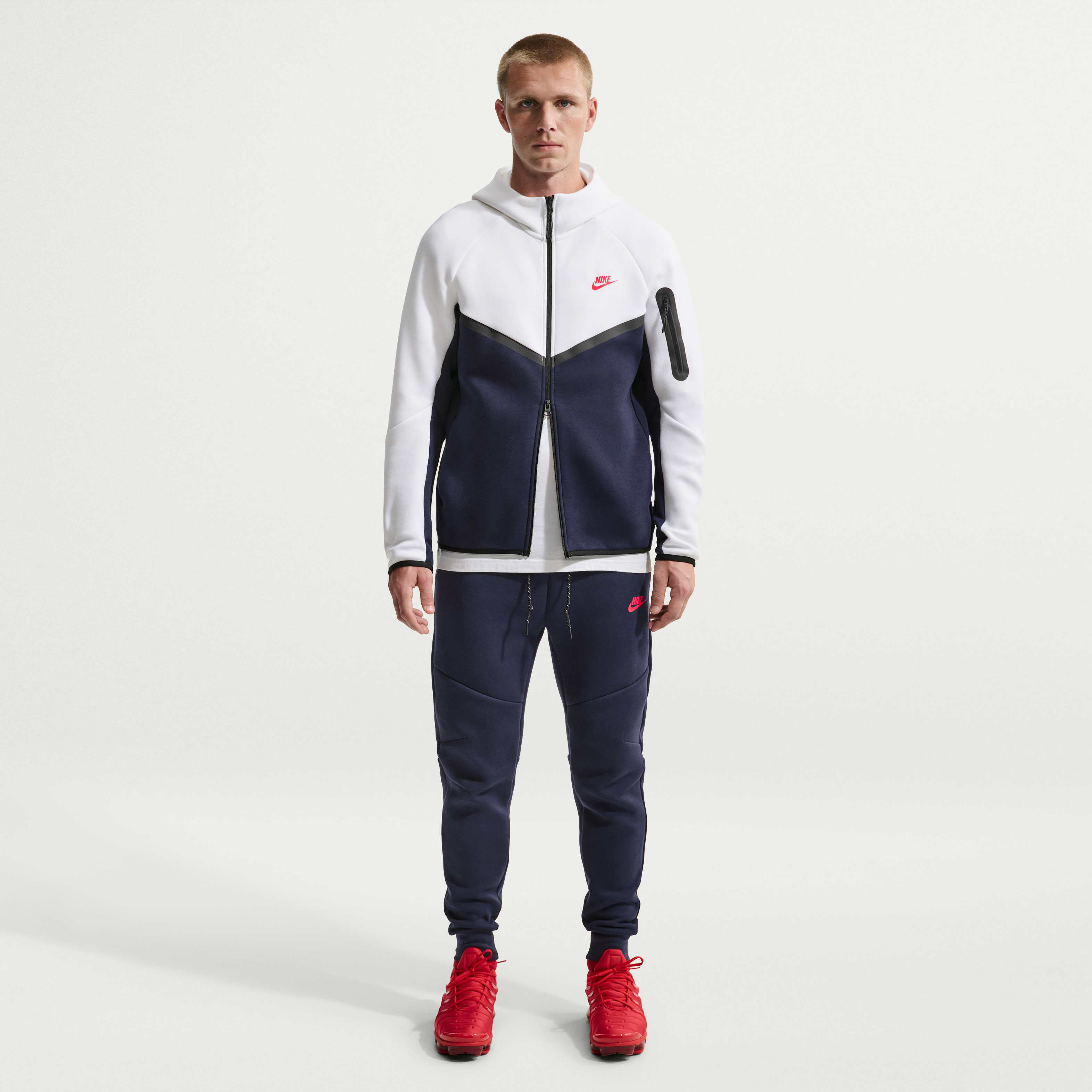 Nike Tech image number 3