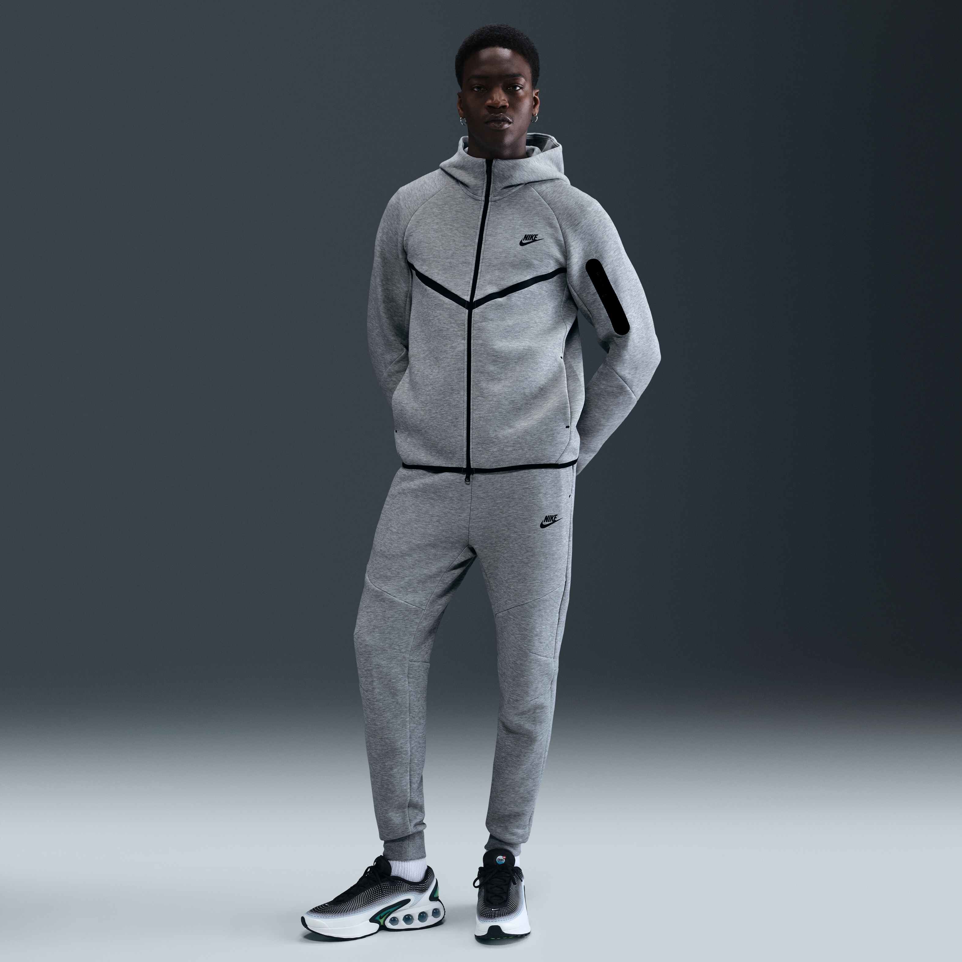 Nike Tech image number 3