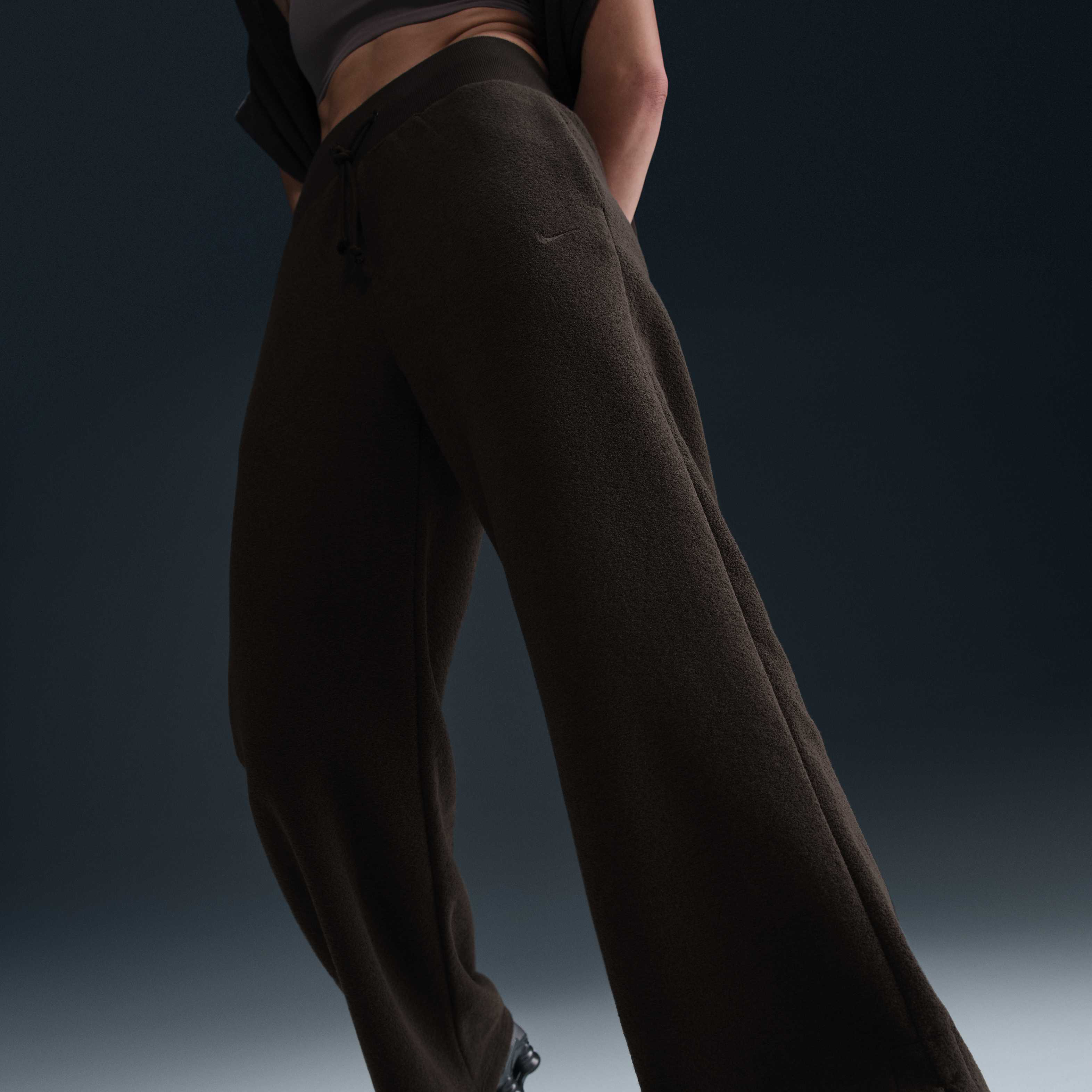 نايكي سبورتسوير فينكس بلش image number 1