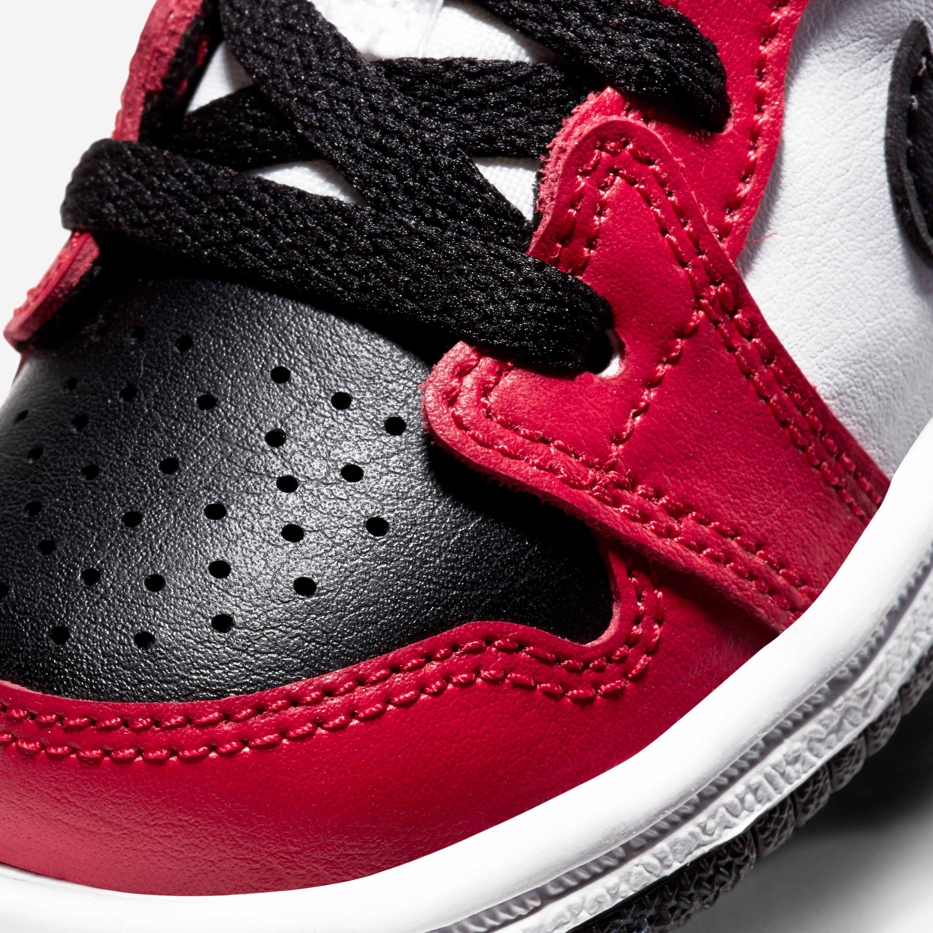 Jordan 1 Mid image number 6