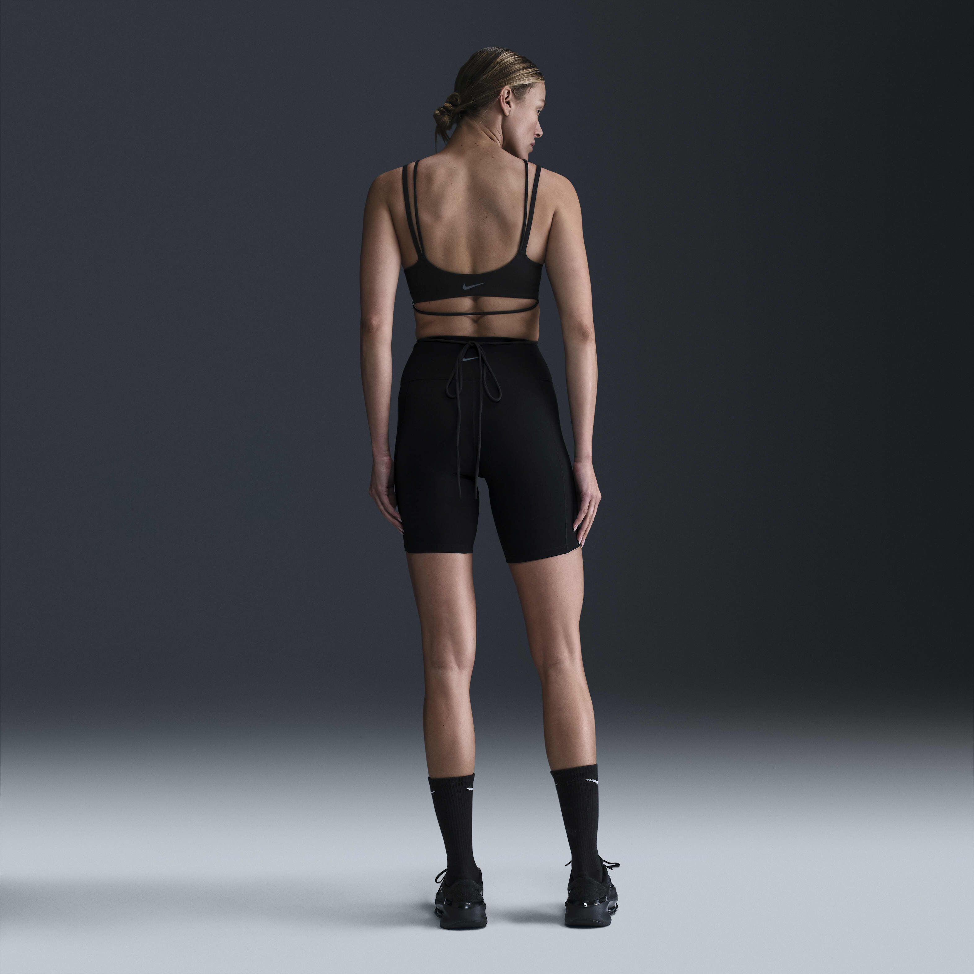 Nike Zenvy Strappy Wrap image number 3