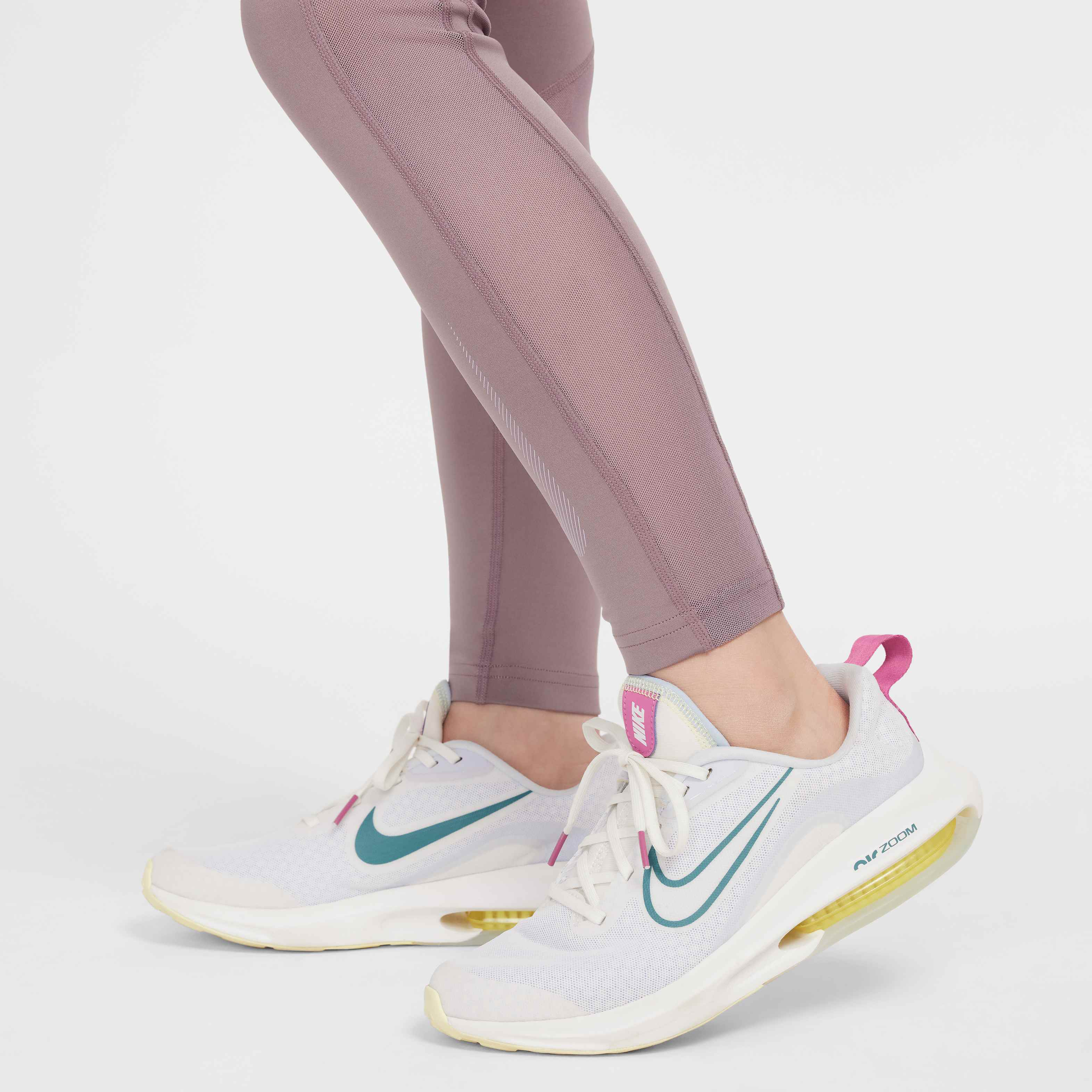 Nike Pro image number 5