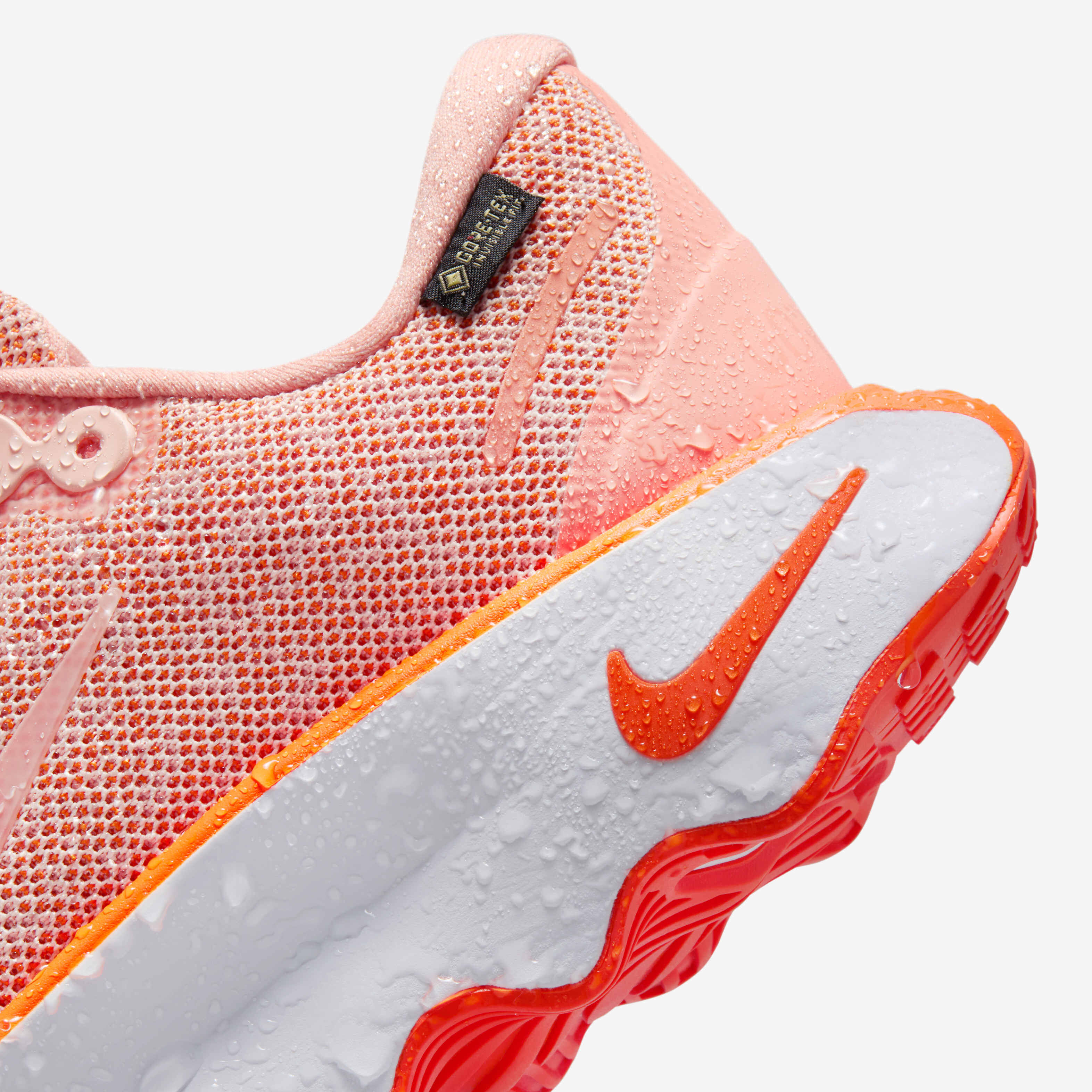 نايكي موتيفا جور-تكس image number 12