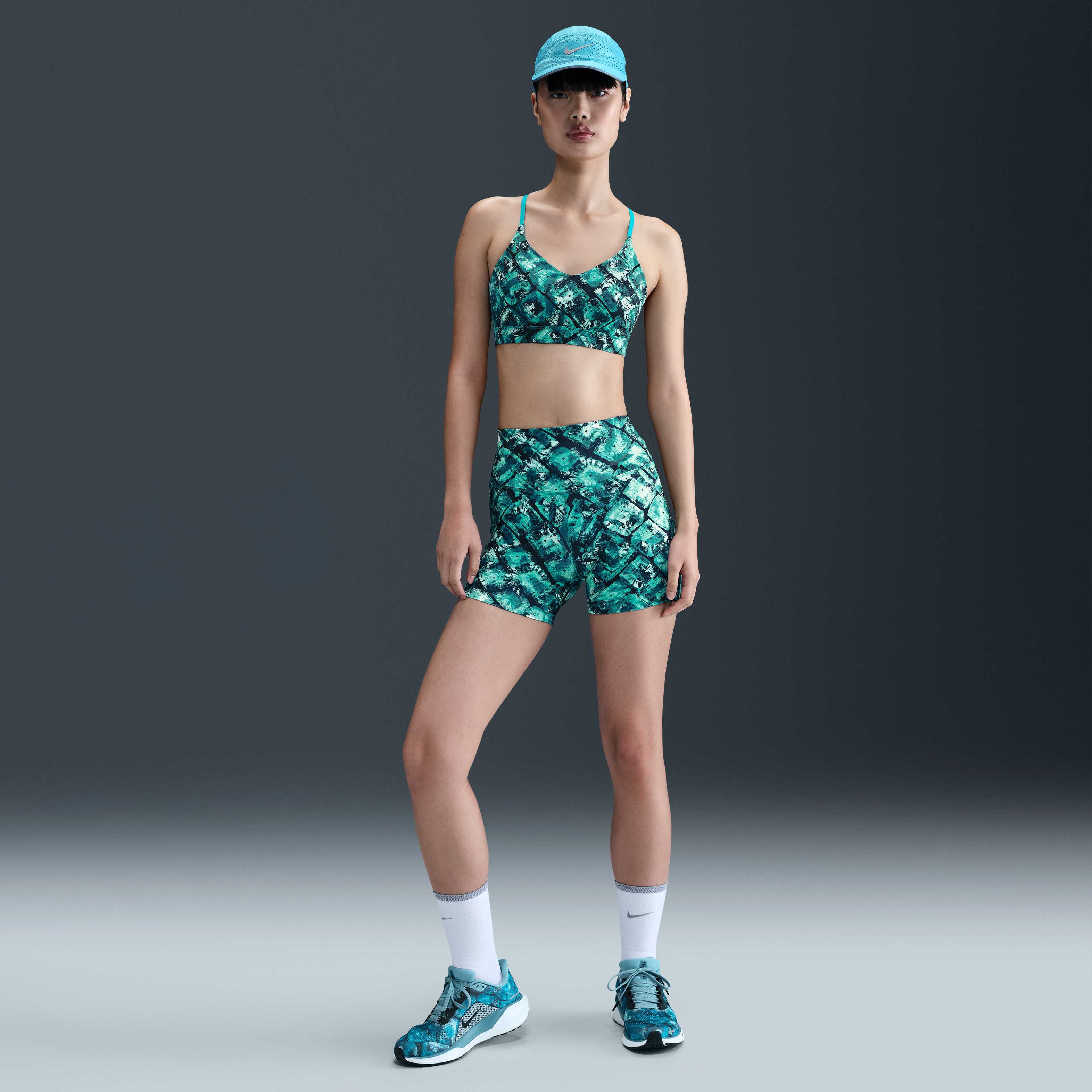 نايكي ويمنز ارتيست كوليكشن image number 3