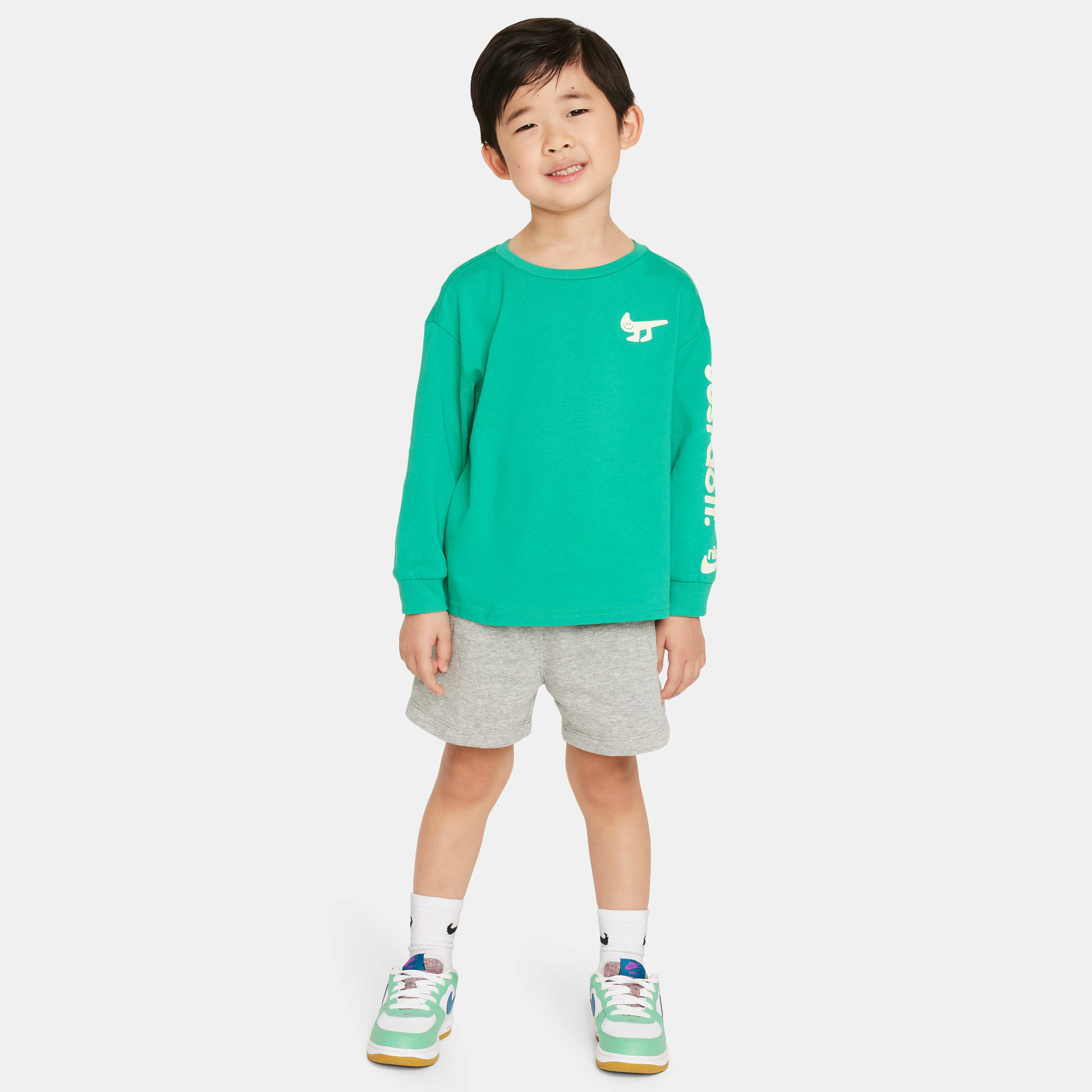 Nike Sportswear Club French Terry Shorts image number 4
