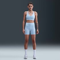 Nike Universa