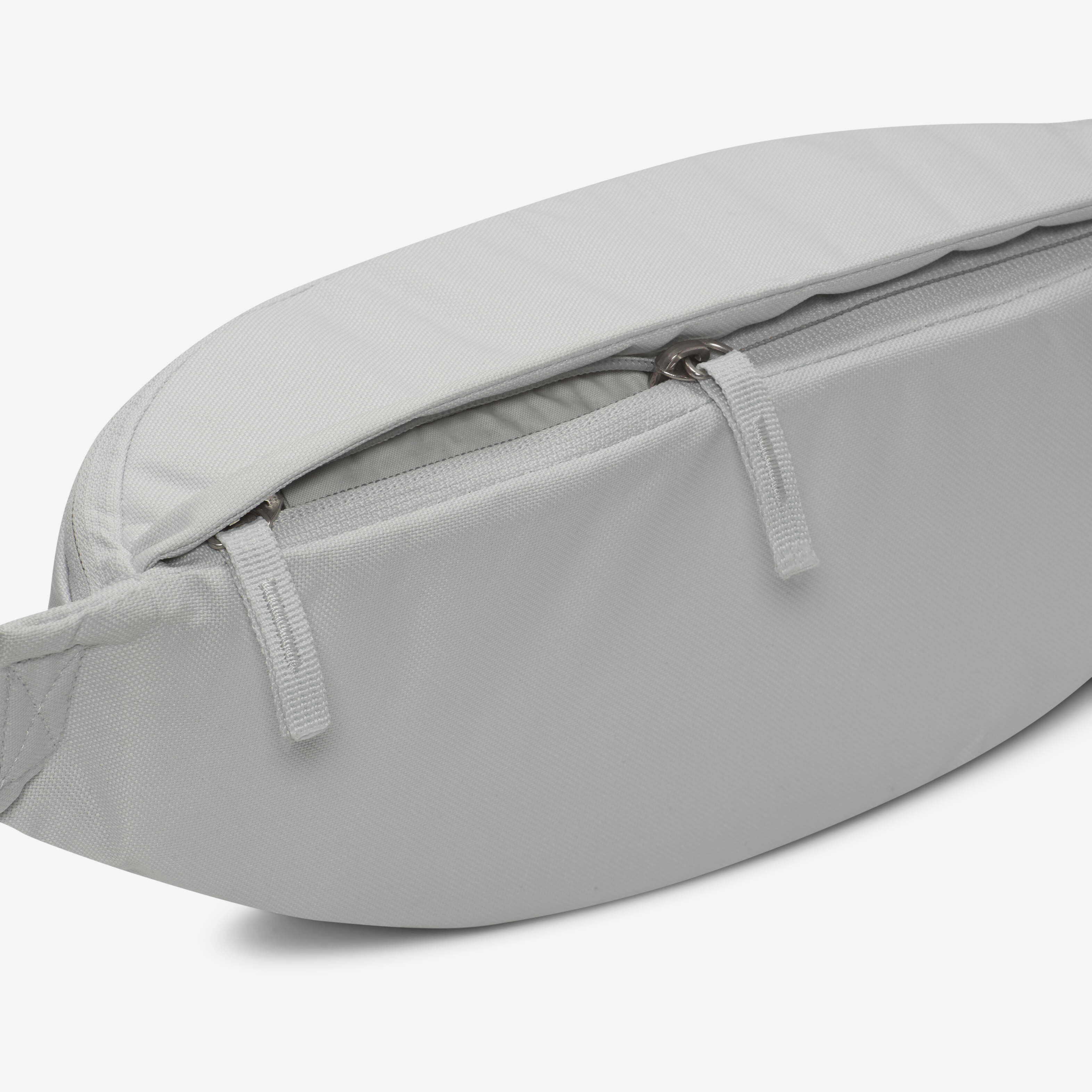 نايكي هيرتج image number 5