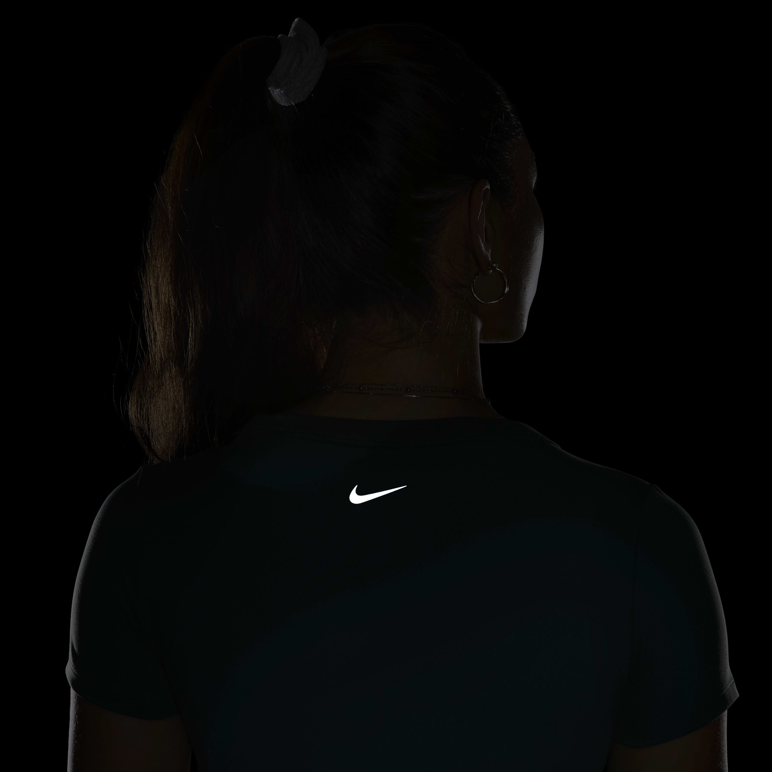 Nike One Fitted image number 5