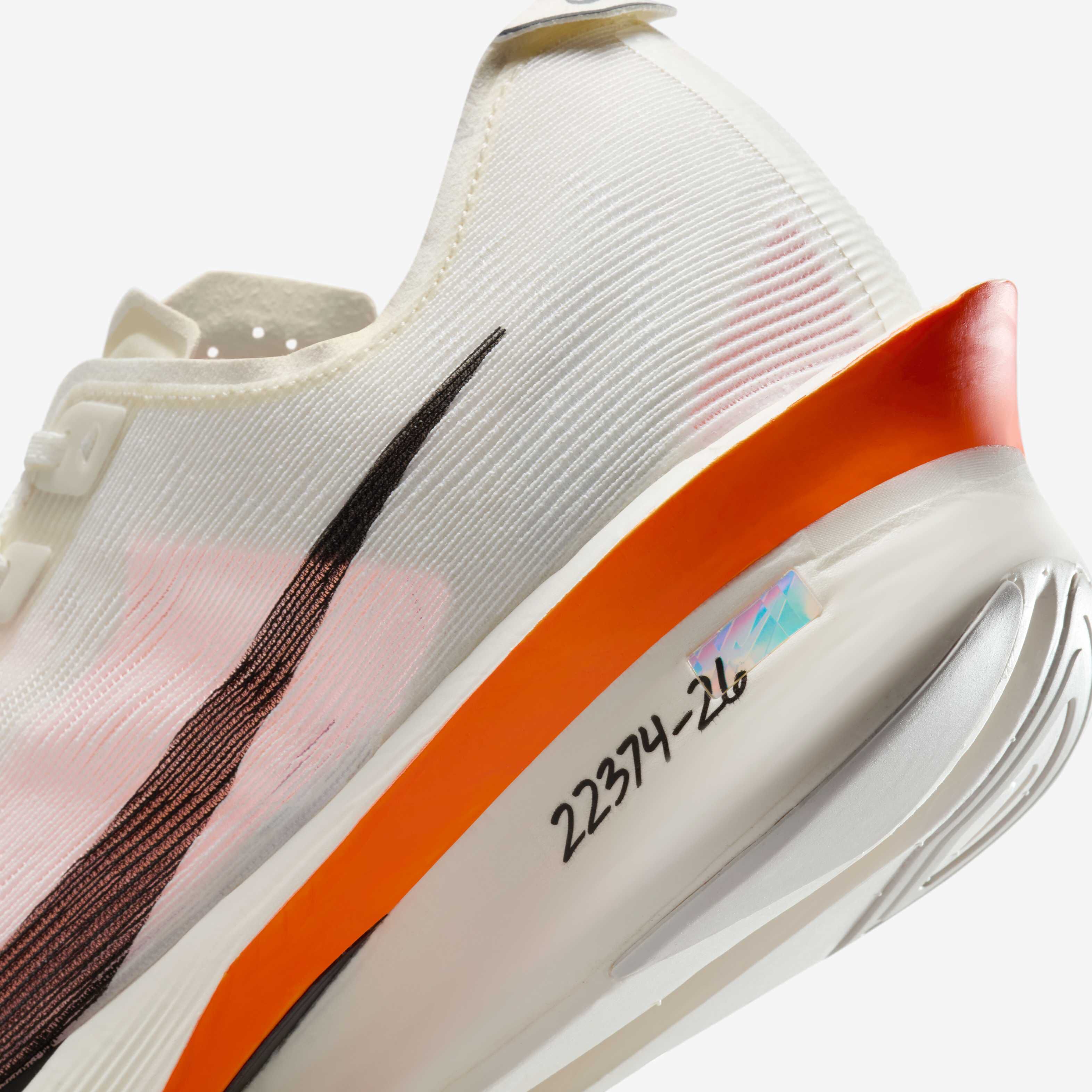 Nike Vaporfly 4 image number 7