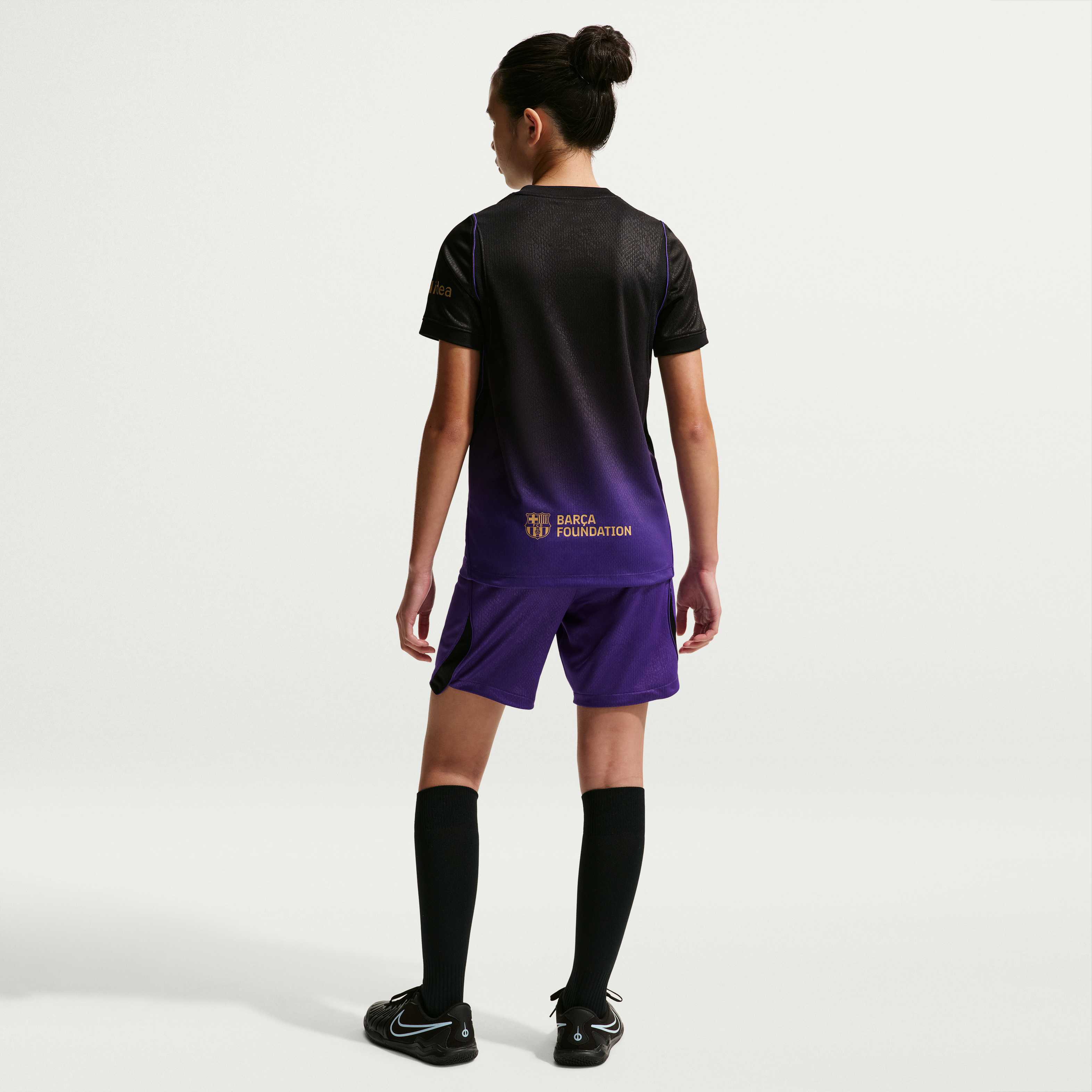 F.C. Barcelona 2026/27 Stadium Away image number 6