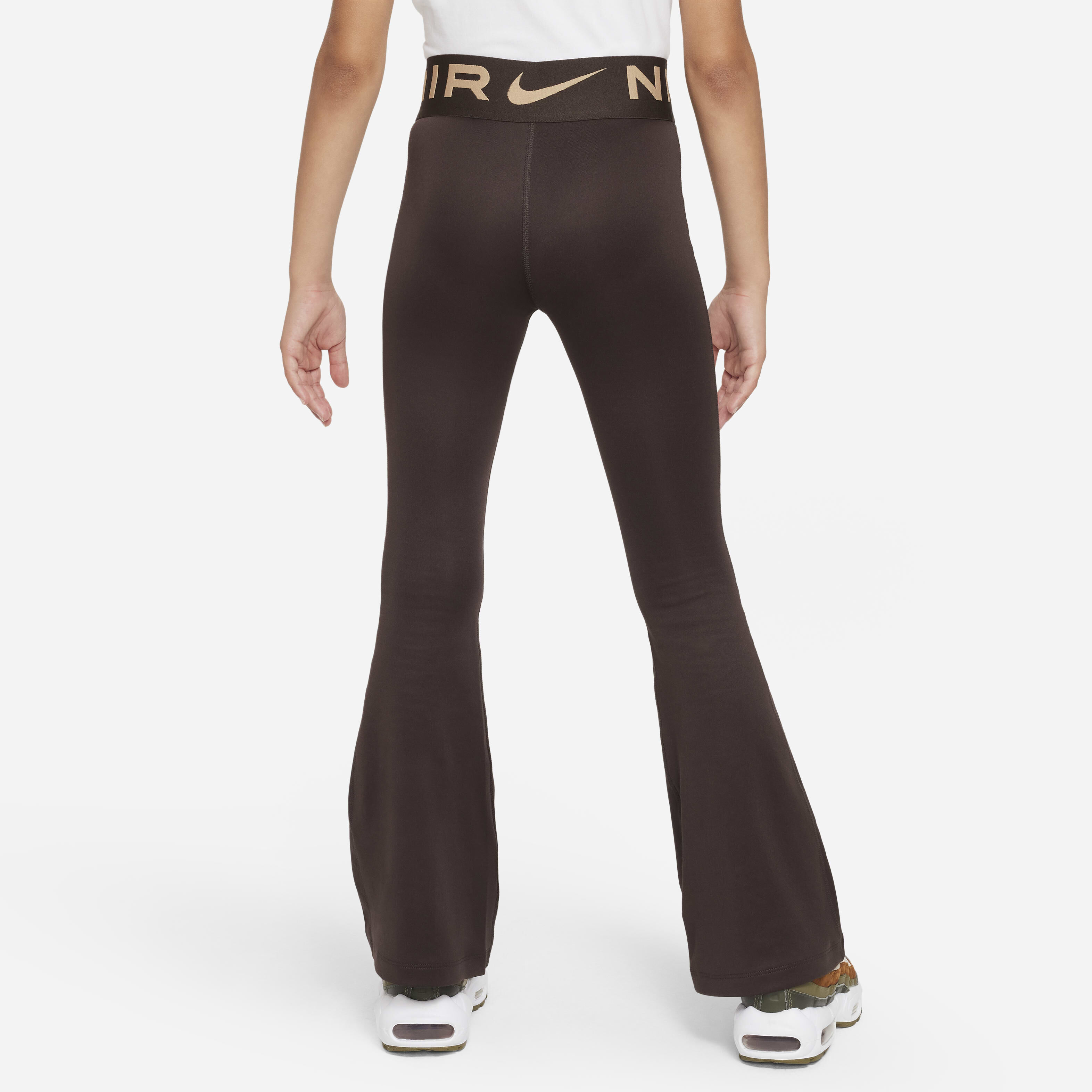 Nike Air Essential image number 1