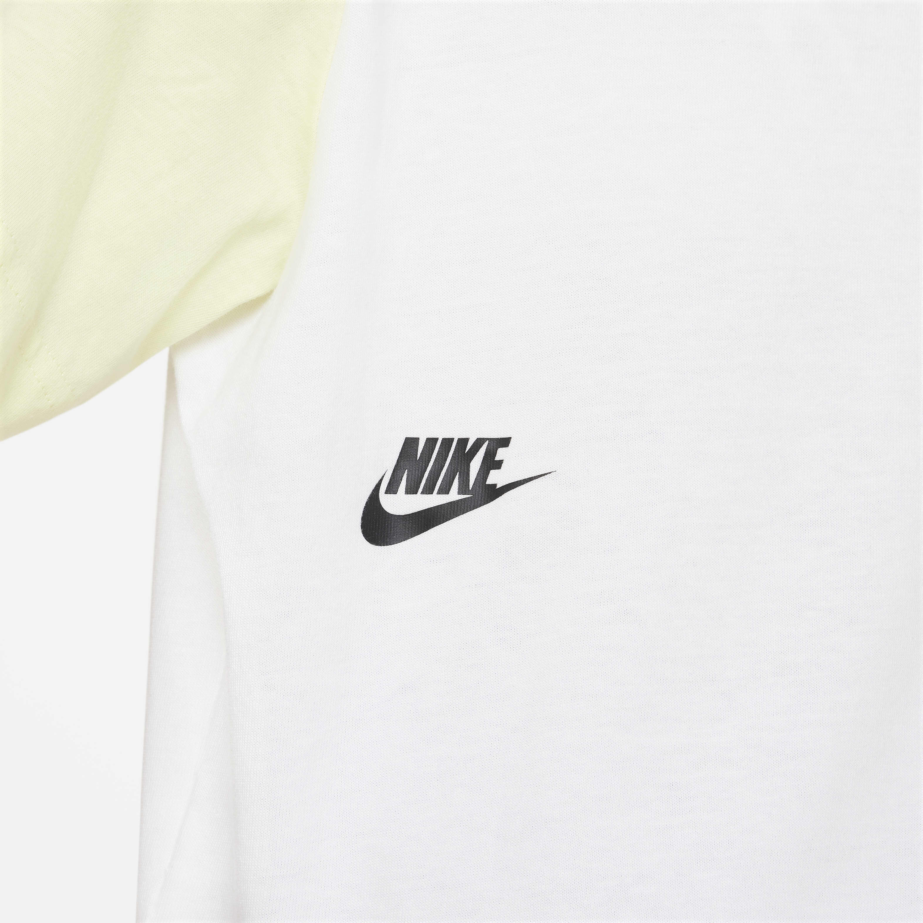 Nike Sportswear Essential image number 3